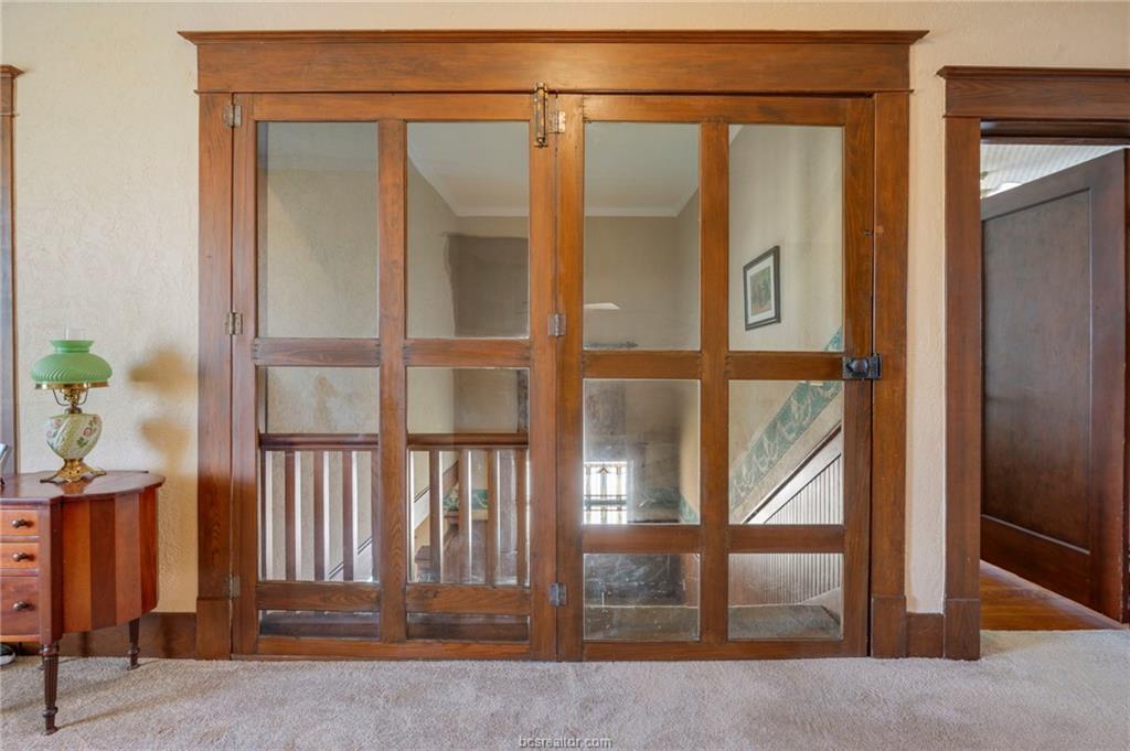 501 W Buck Street, Caldwell, TX 77836