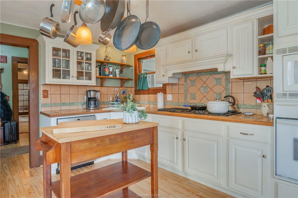 501 W Buck Street, Caldwell, TX 77836