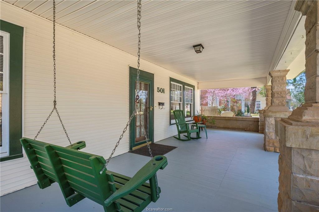 501 W Buck Street, Caldwell, TX 77836