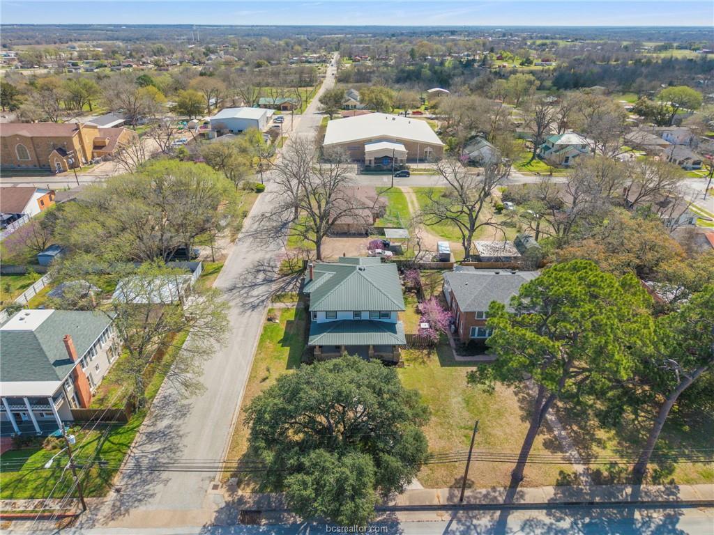 501 W Buck Street, Caldwell, TX 77836