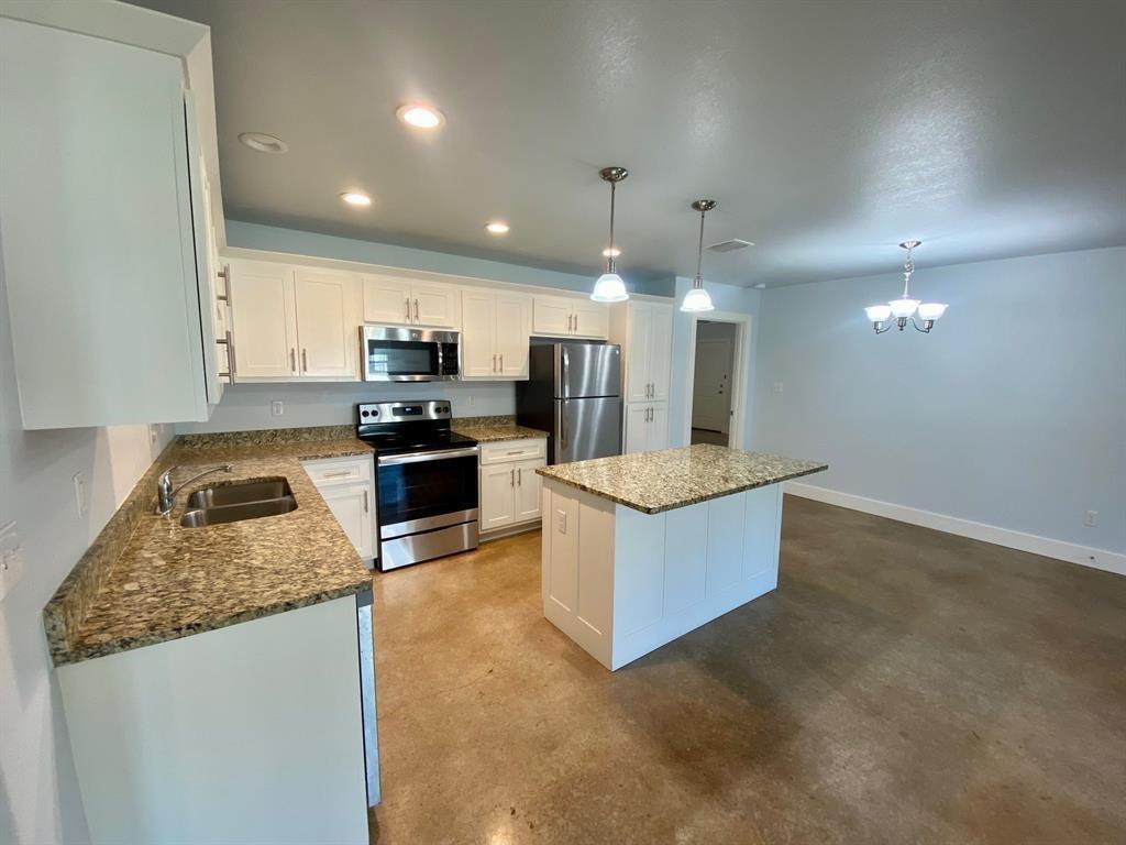 300 Pendergrass St # B, Smithville, TX 78957