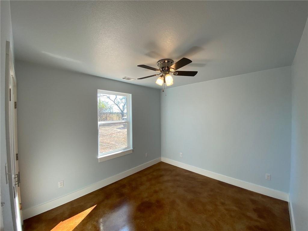 300 Pendergrass St # B, Smithville, TX 78957