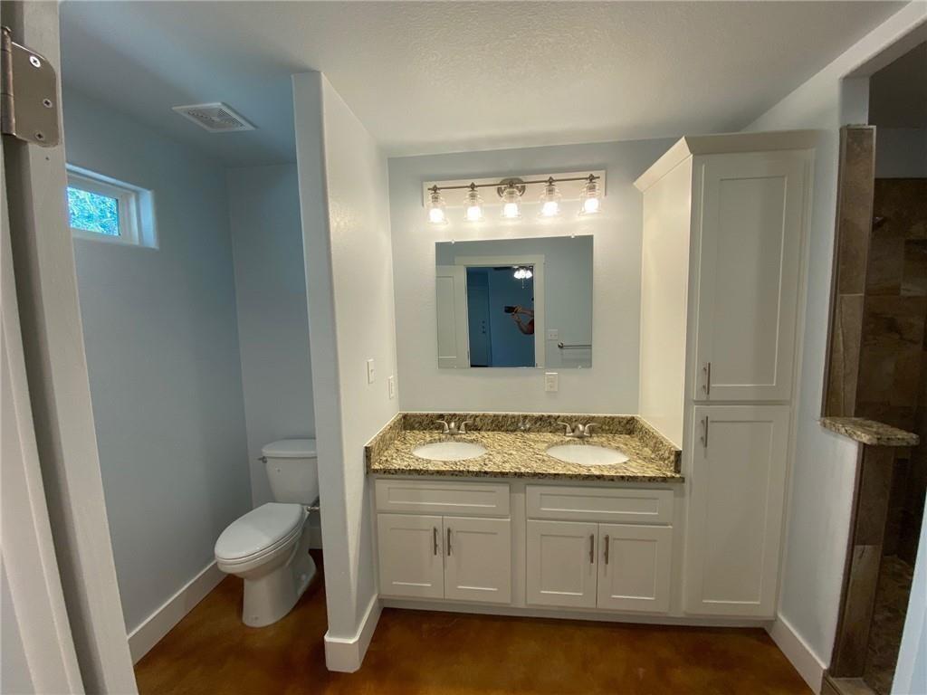 300 Pendergrass St # B, Smithville, TX 78957