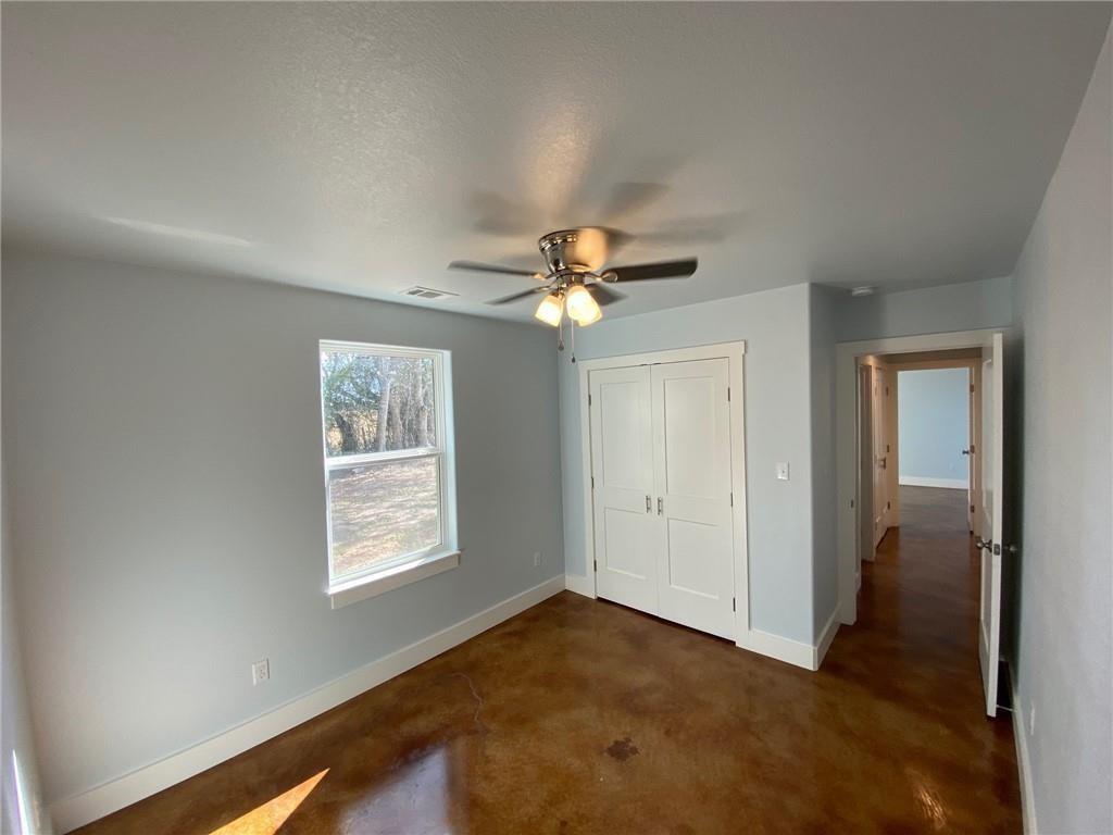 300 Pendergrass St # B, Smithville, TX 78957