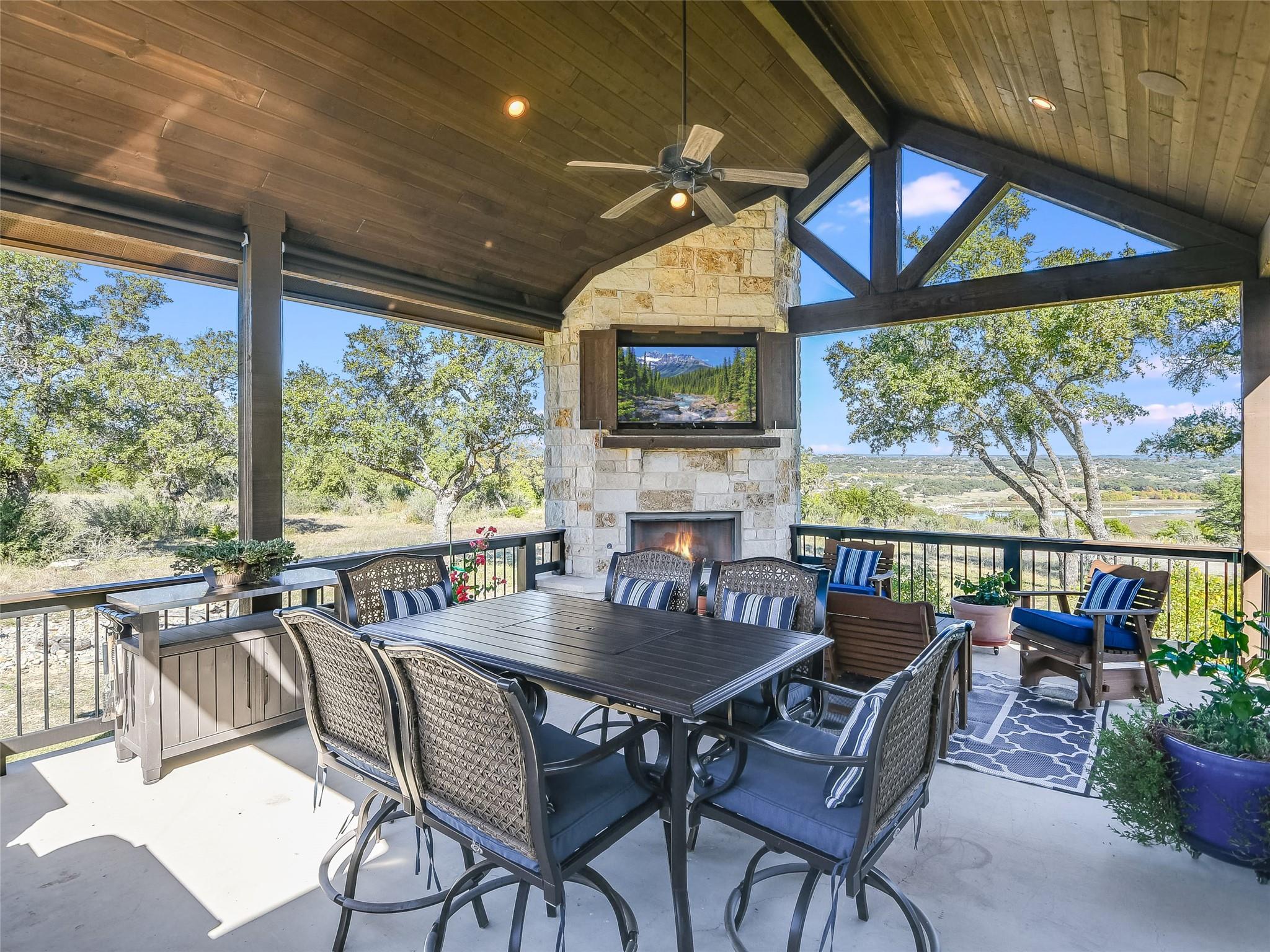 2145 San Jose Way, Canyon Lake, TX 78133