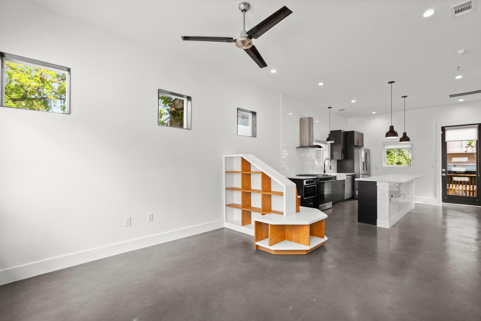 4608 Santa Anna St # 1, Austin, TX 78721