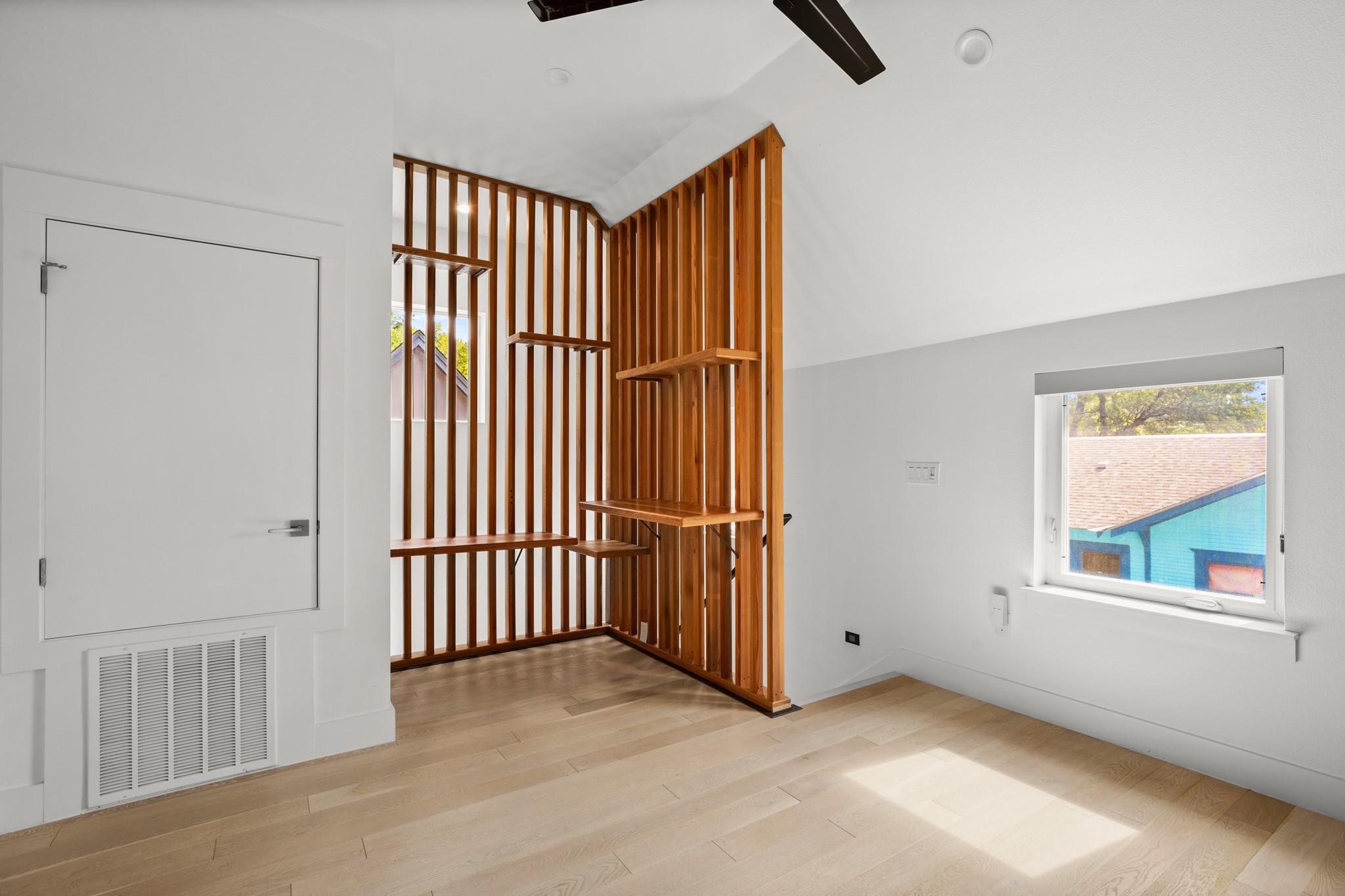 4608 Santa Anna St # 1, Austin, TX 78721