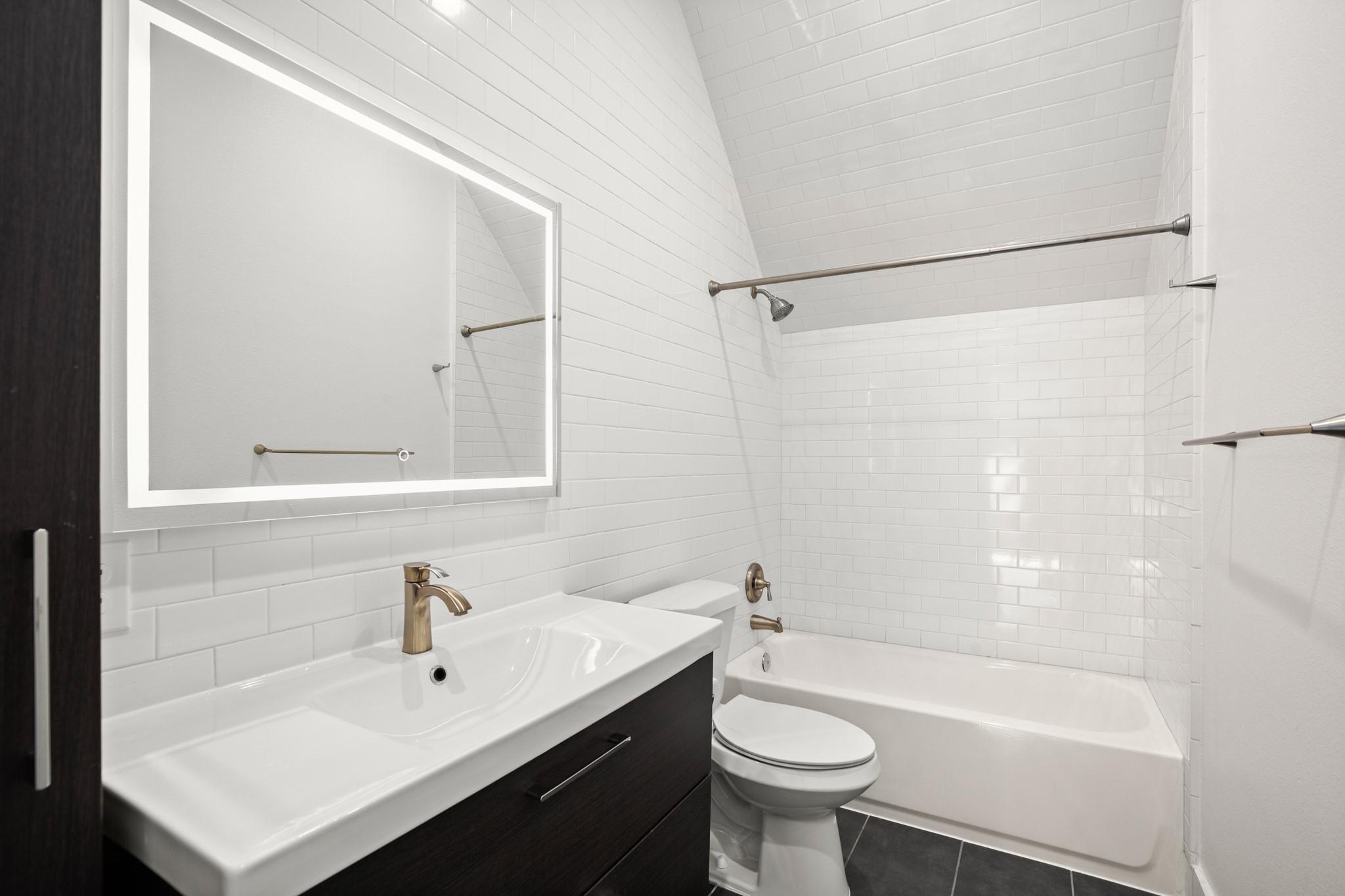 4608 Santa Anna St # 1, Austin, TX 78721