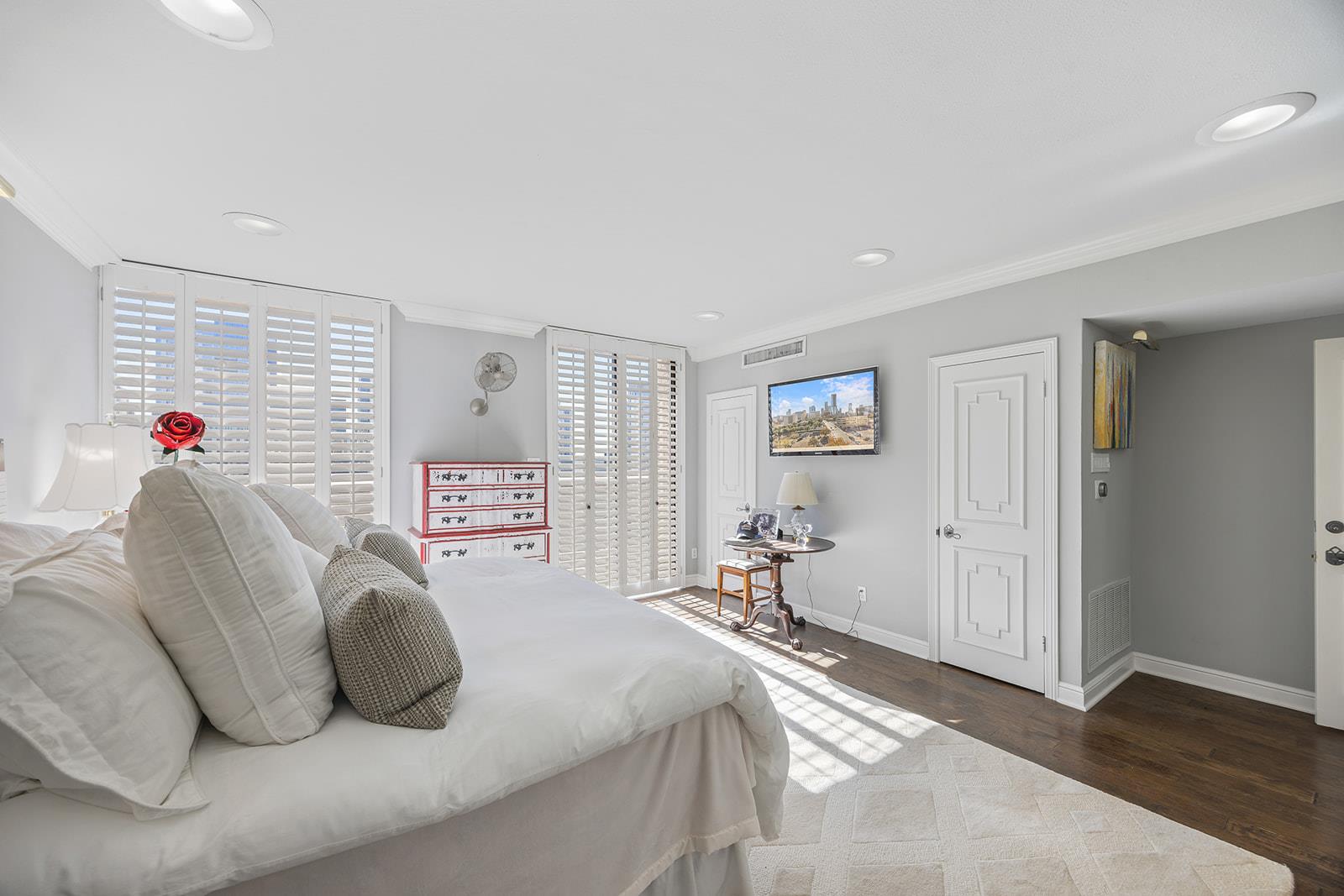 1122 Colorado St # 1004, Austin, TX 78701