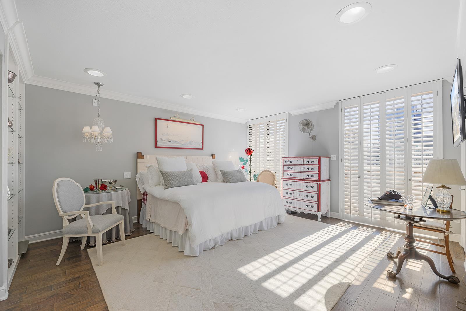 1122 Colorado St # 1004, Austin, TX 78701