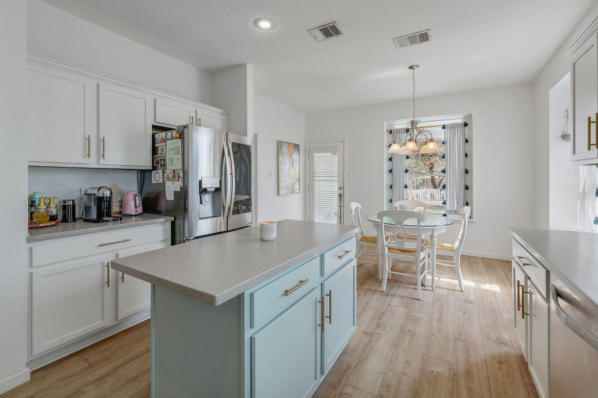 211 N Lynnwood Trl, Cedar Park, TX 78613