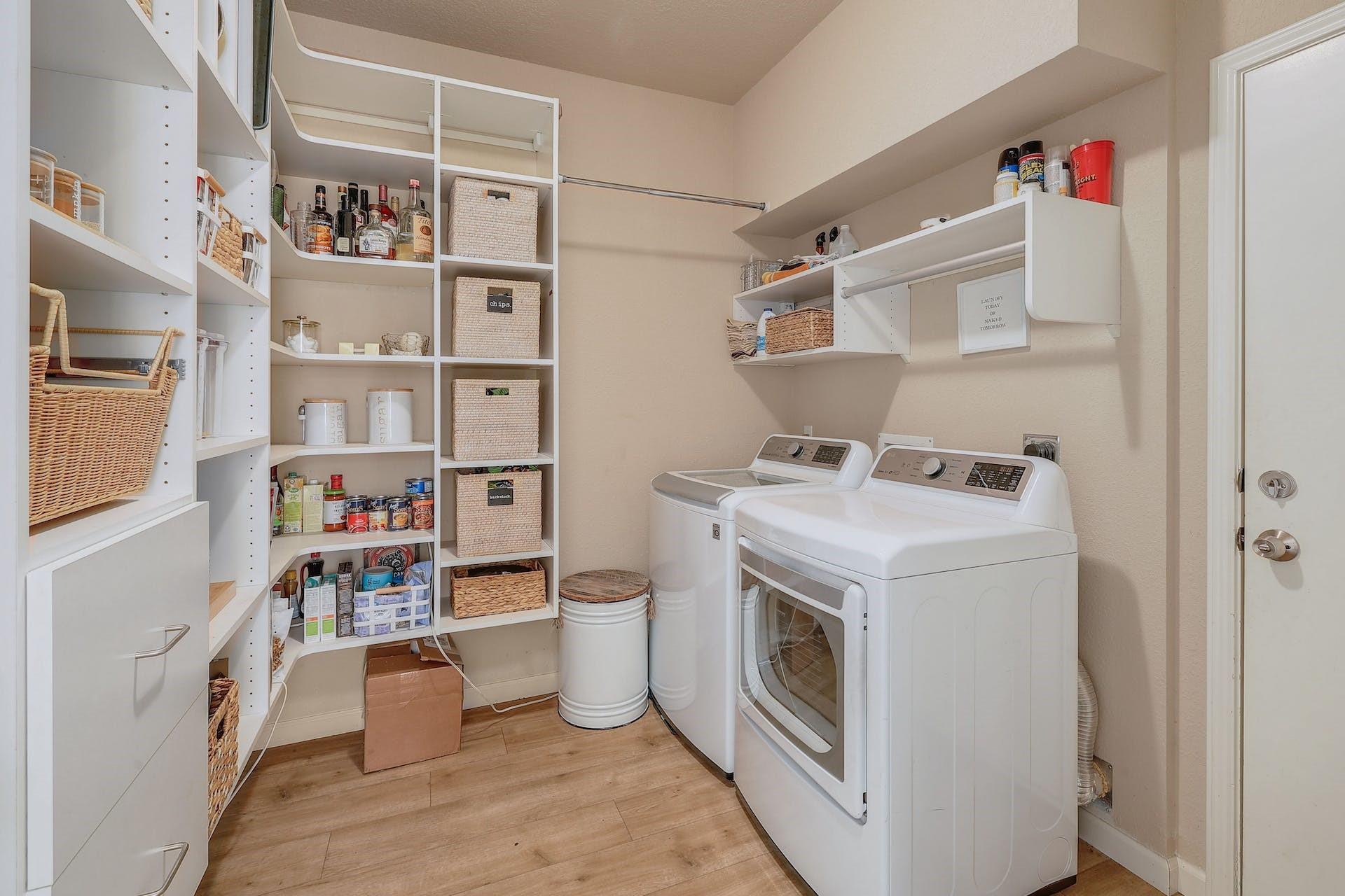 211 N Lynnwood Trl, Cedar Park, TX 78613