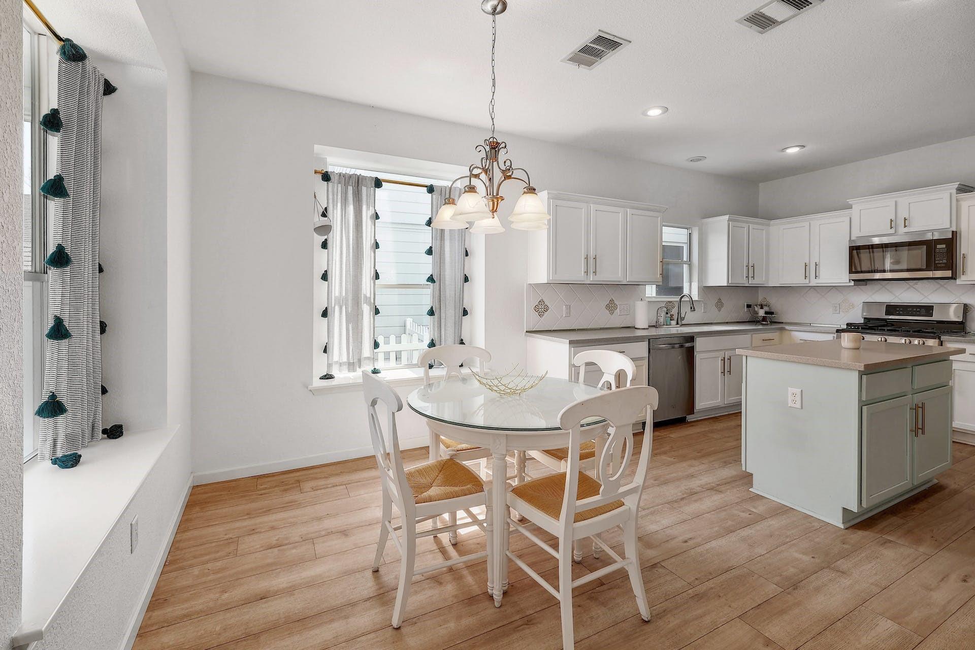 211 N Lynnwood Trl, Cedar Park, TX 78613