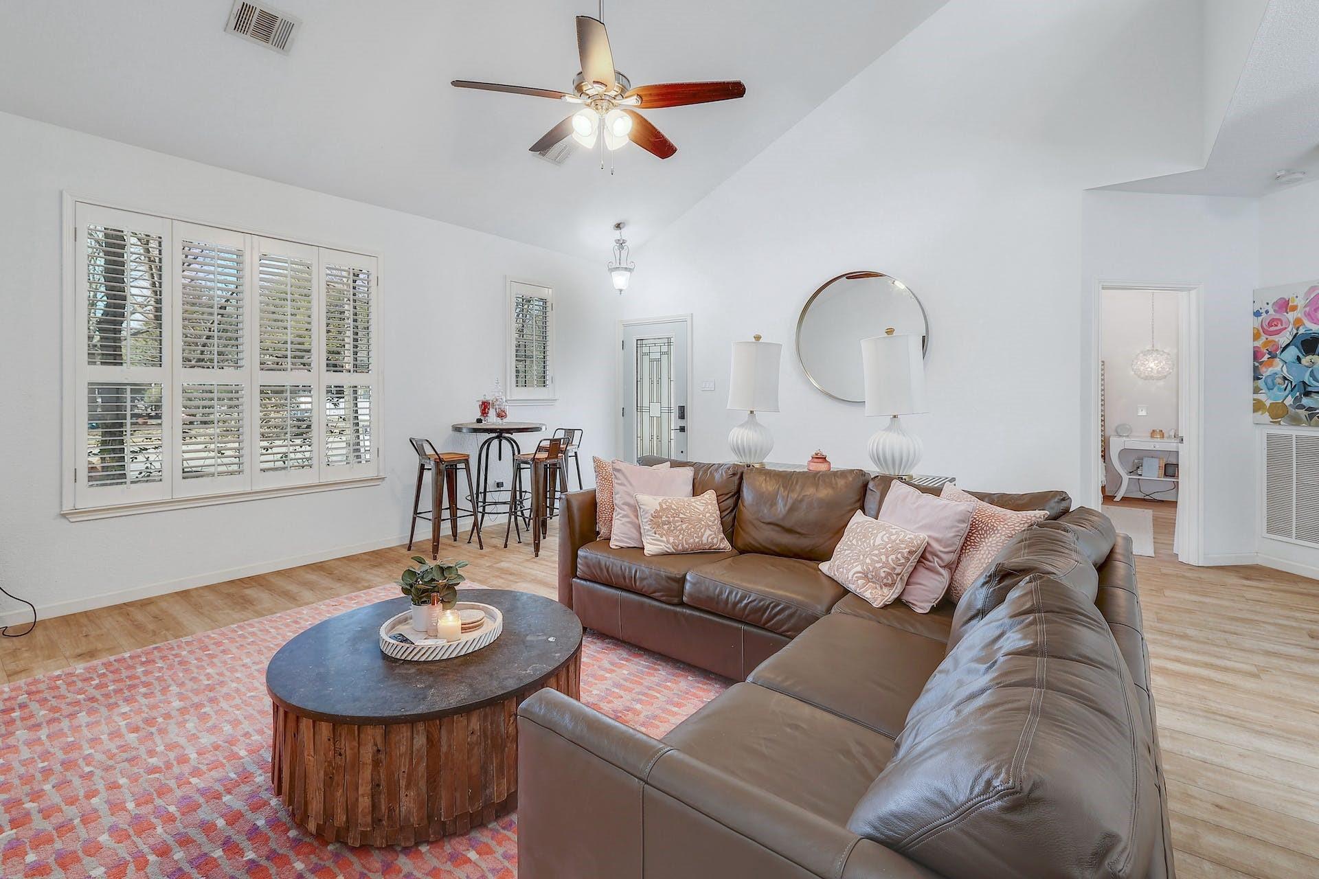 211 N Lynnwood Trl, Cedar Park, TX 78613