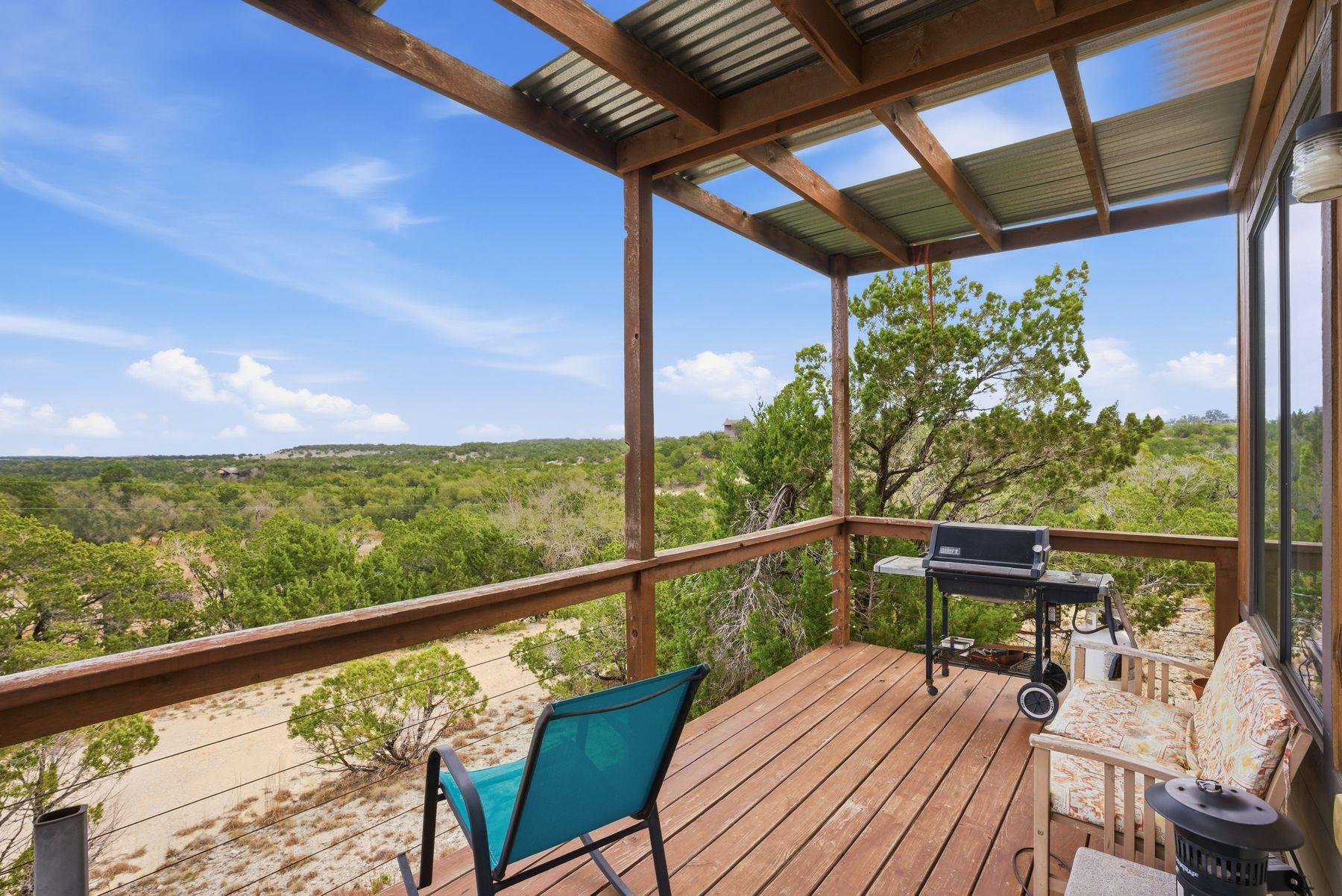 530 Pioneer Trl, Dripping Springs, TX 78620