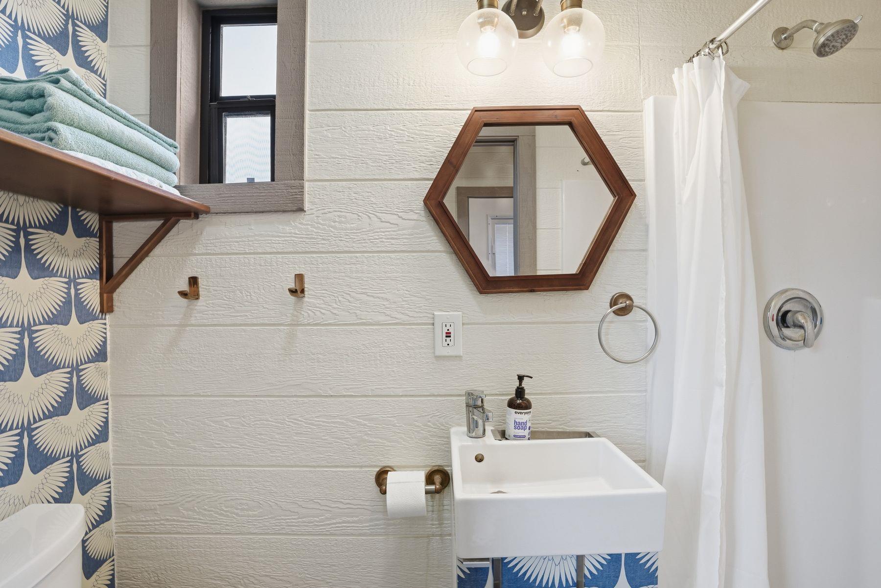 530 Pioneer Trl, Dripping Springs, TX 78620