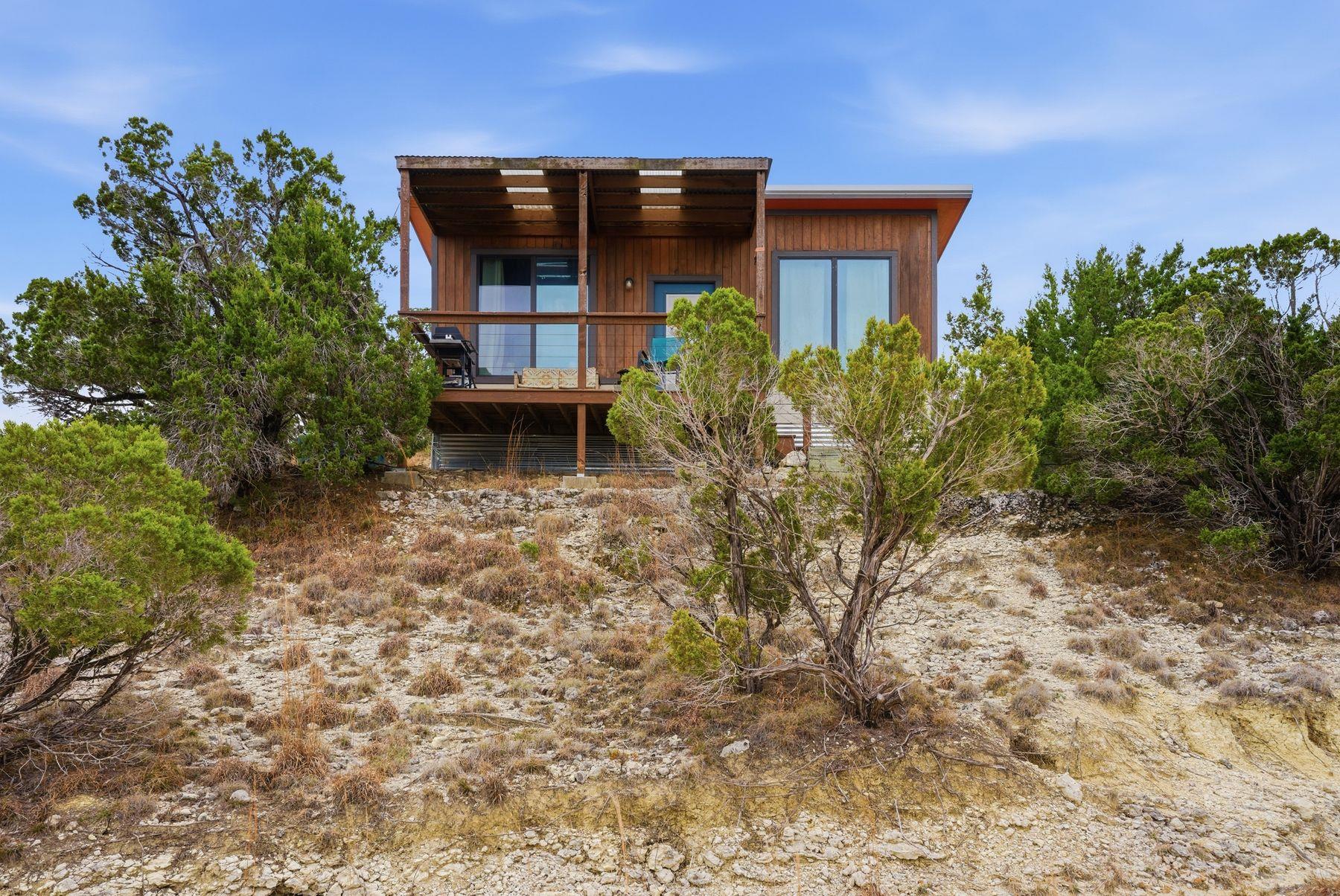 530 Pioneer Trl, Dripping Springs, TX 78620