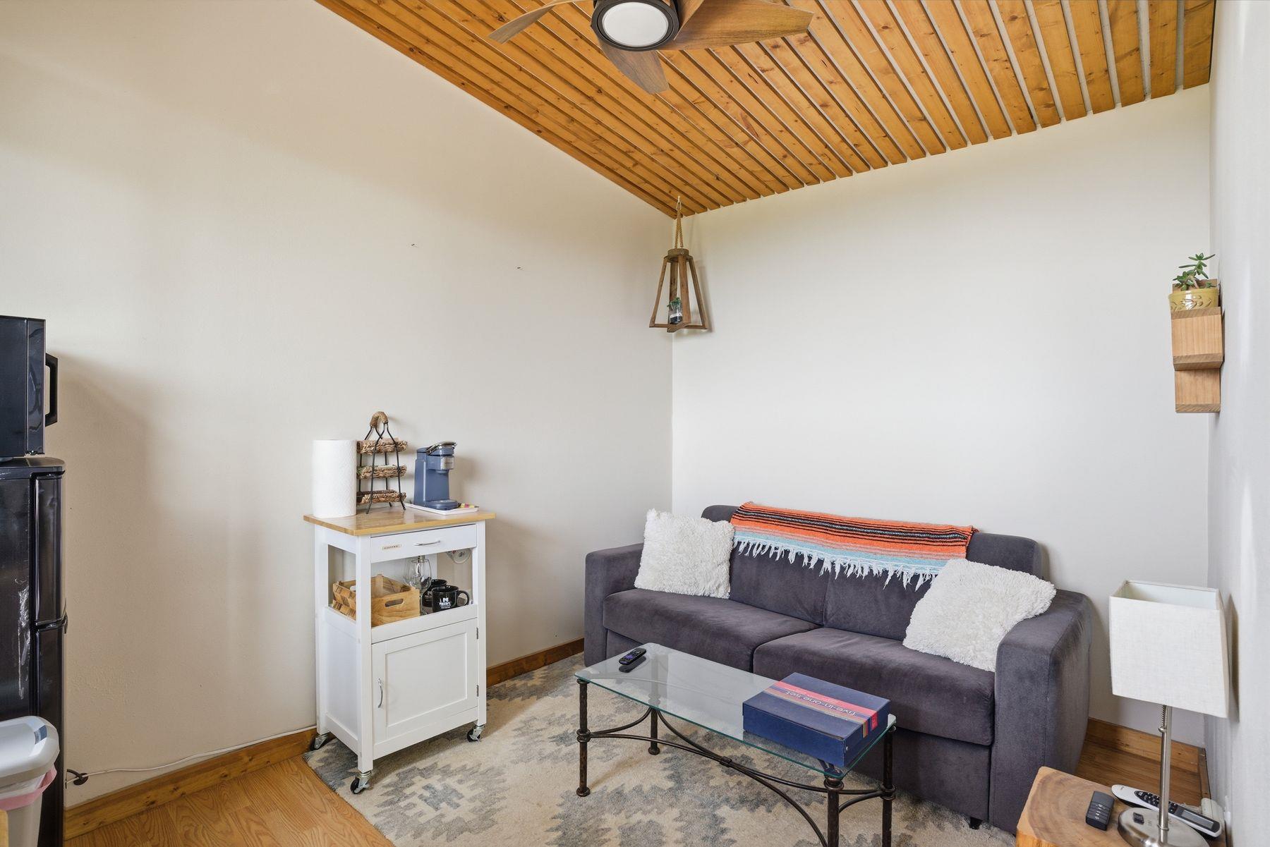 530 Pioneer Trl, Dripping Springs, TX 78620