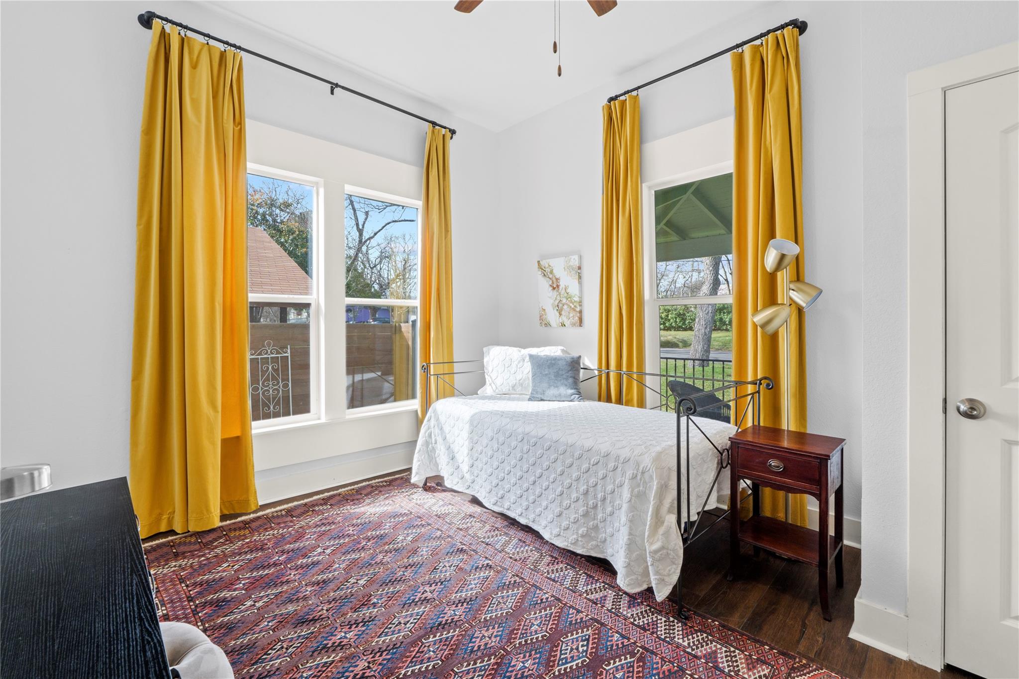 1120 Vance St, Taylor, TX 76574