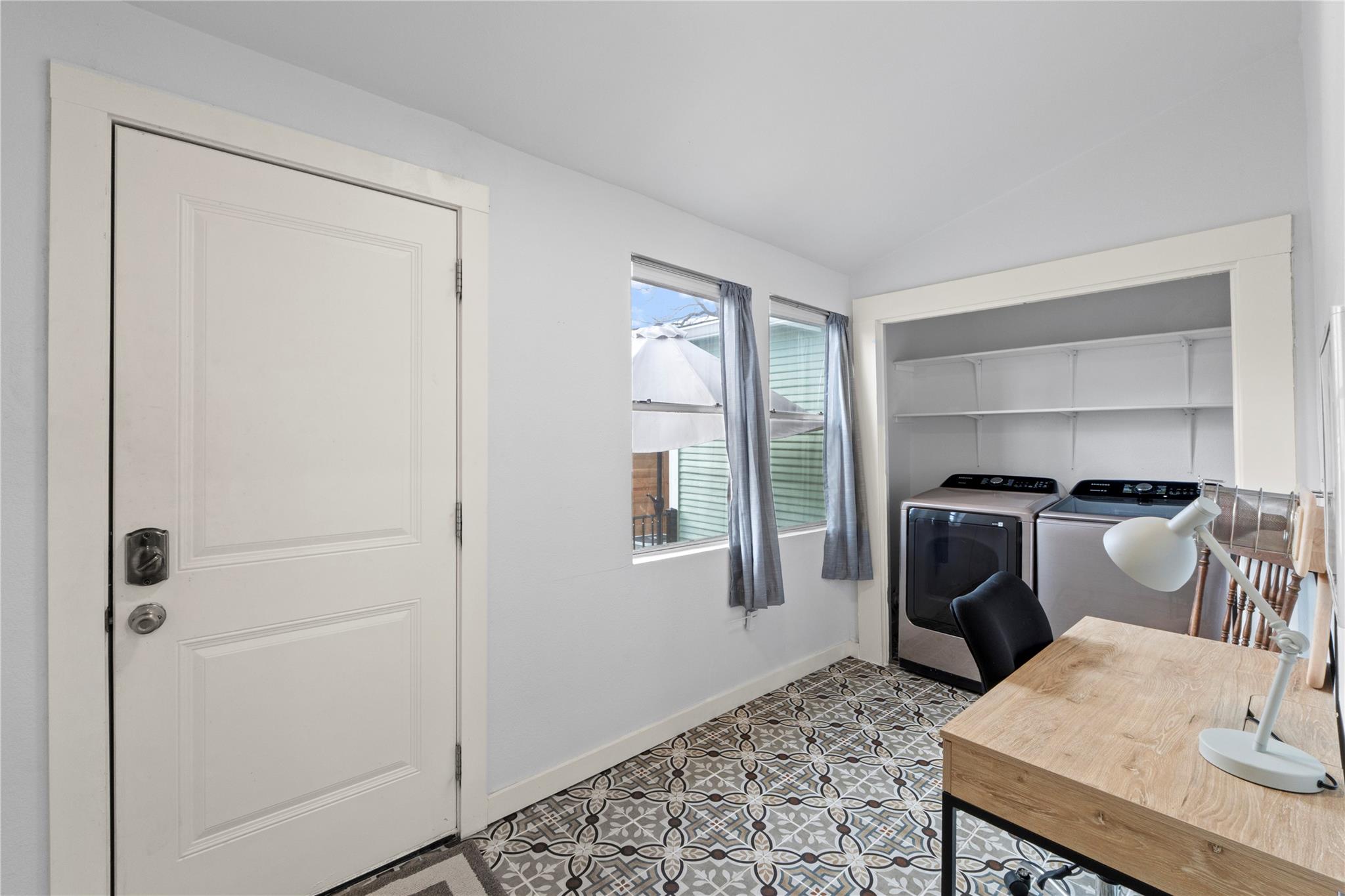 1120 Vance St, Taylor, TX 76574