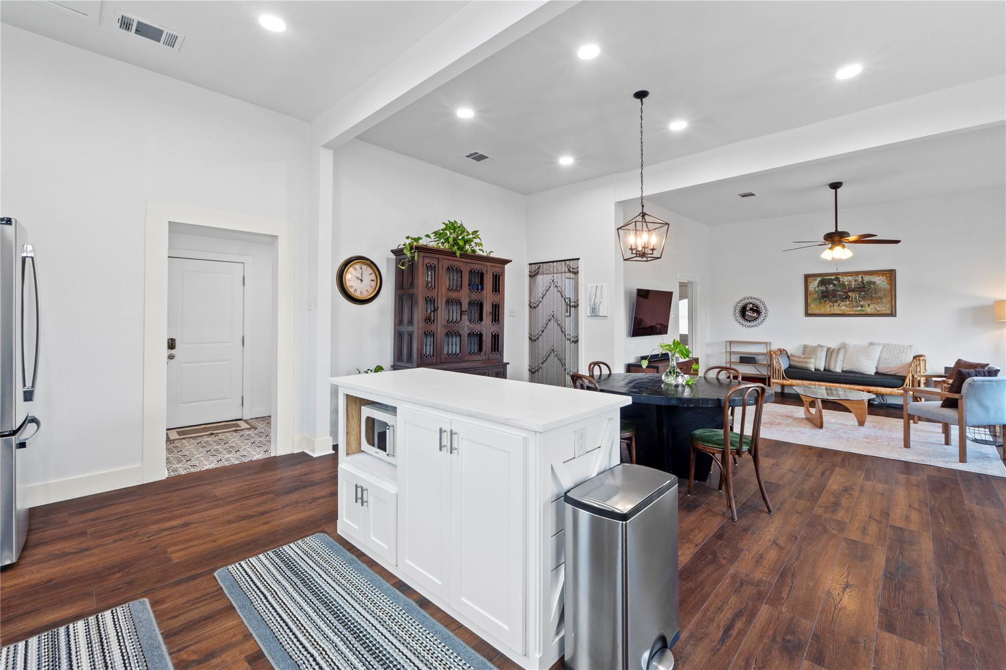 1120 Vance St, Taylor, TX 76574