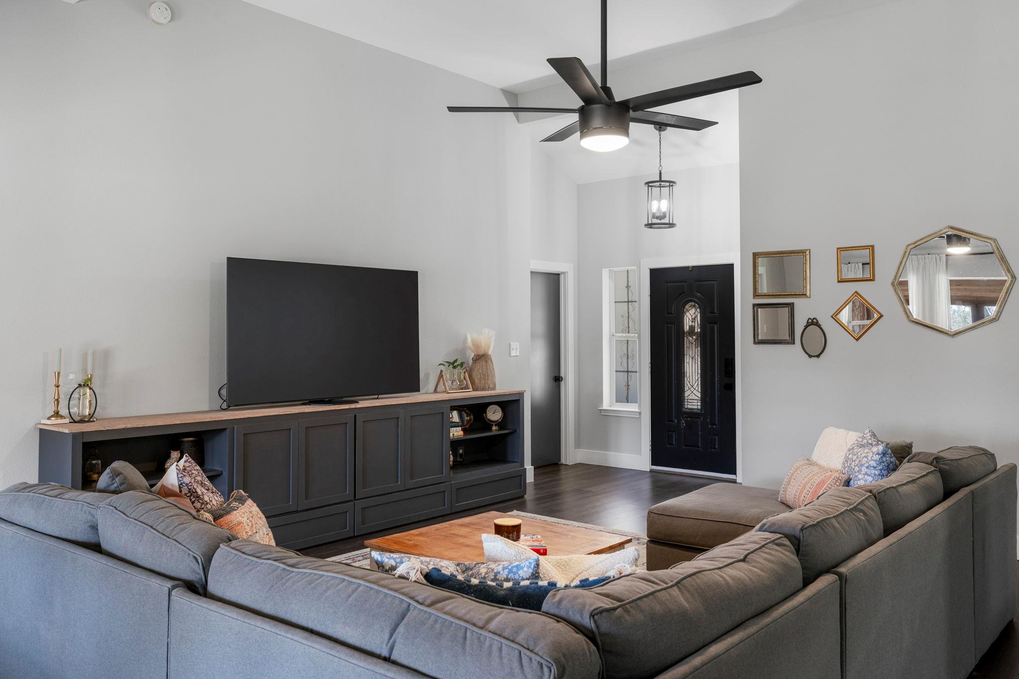 1003 Sunset Canyon Dr S, Dripping Springs, TX 78620