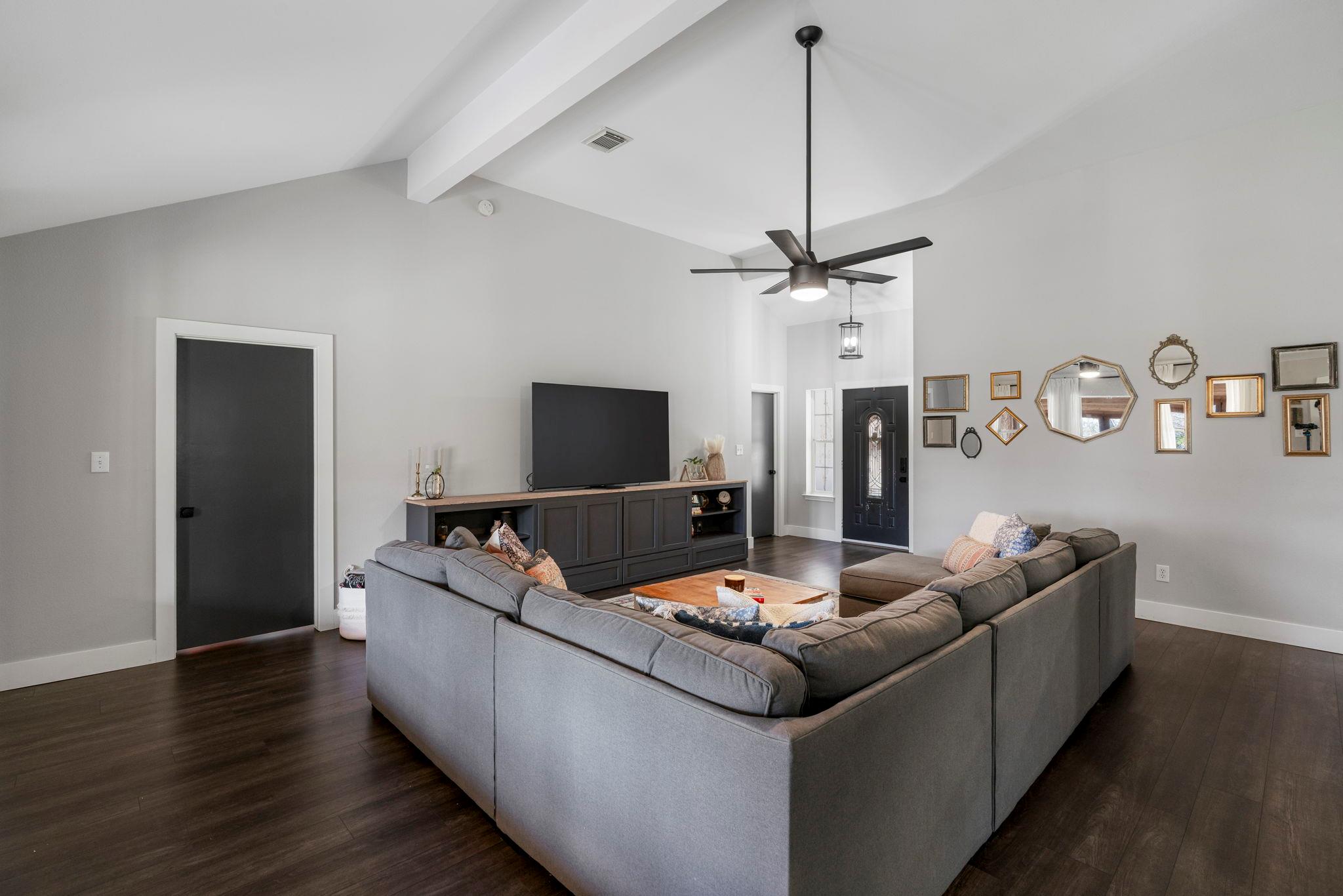 1003 Sunset Canyon Dr S, Dripping Springs, TX 78620