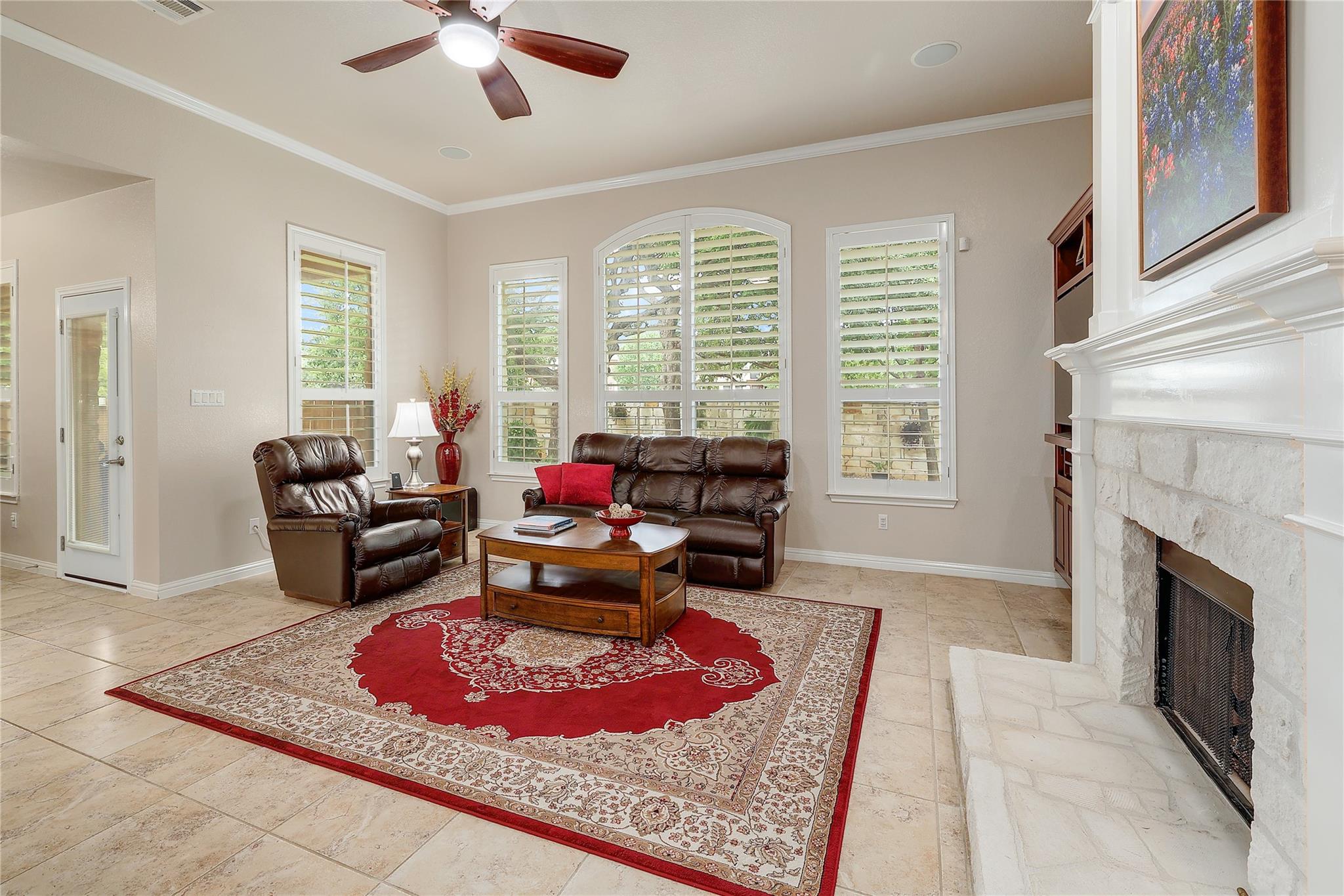 3333 Goldenoak Cir, Round Rock, TX 78681