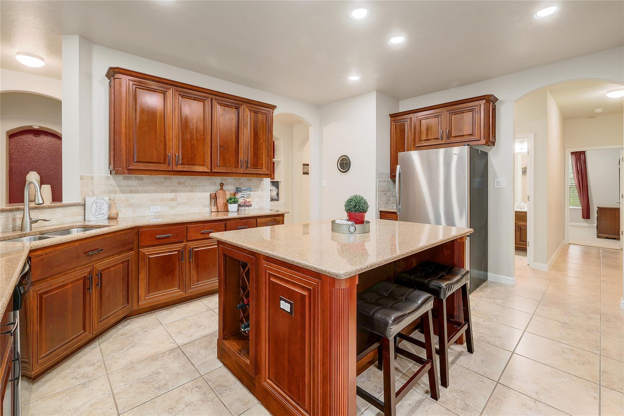 3333 Goldenoak Cir, Round Rock, TX 78681