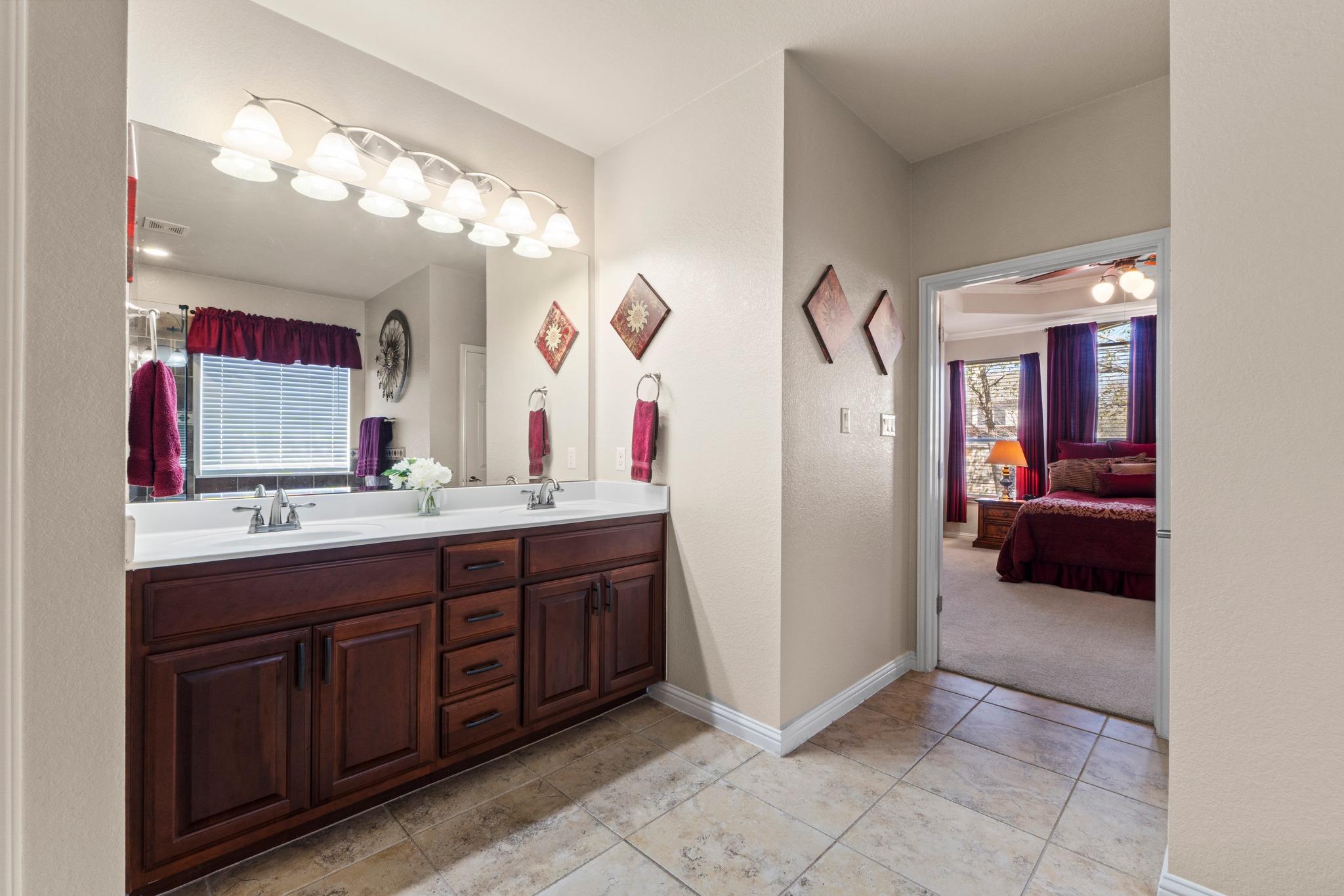 3333 Goldenoak Cir, Round Rock, TX 78681