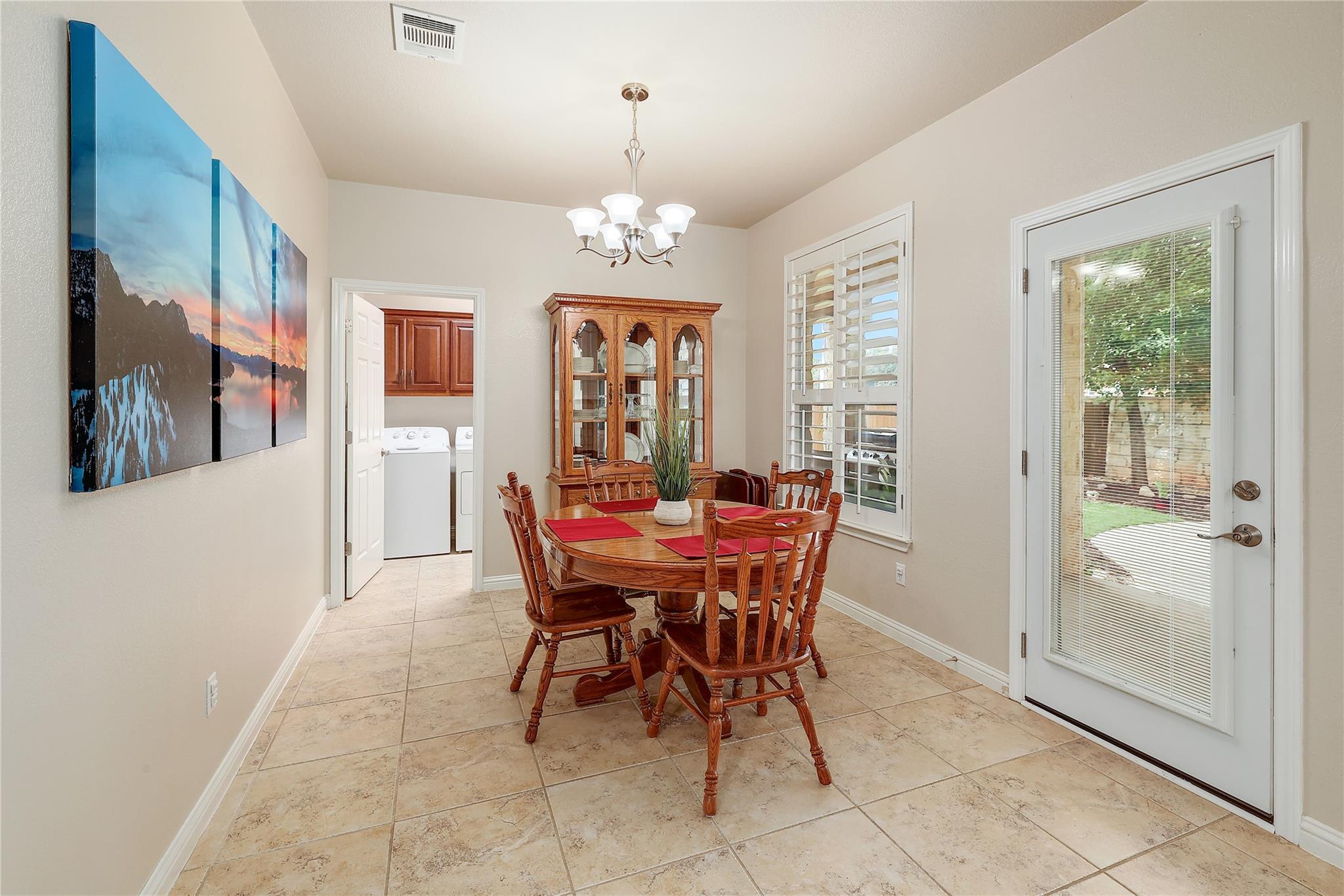 3333 Goldenoak Cir, Round Rock, TX 78681