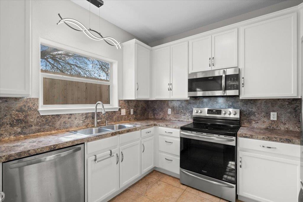 7312 E Ben White Blvd # 15, Austin, TX 78741