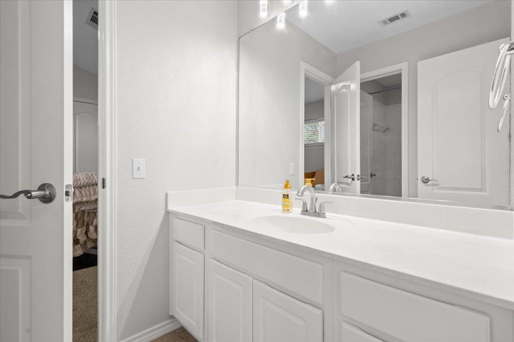 7312 E Ben White Blvd # 15, Austin, TX 78741