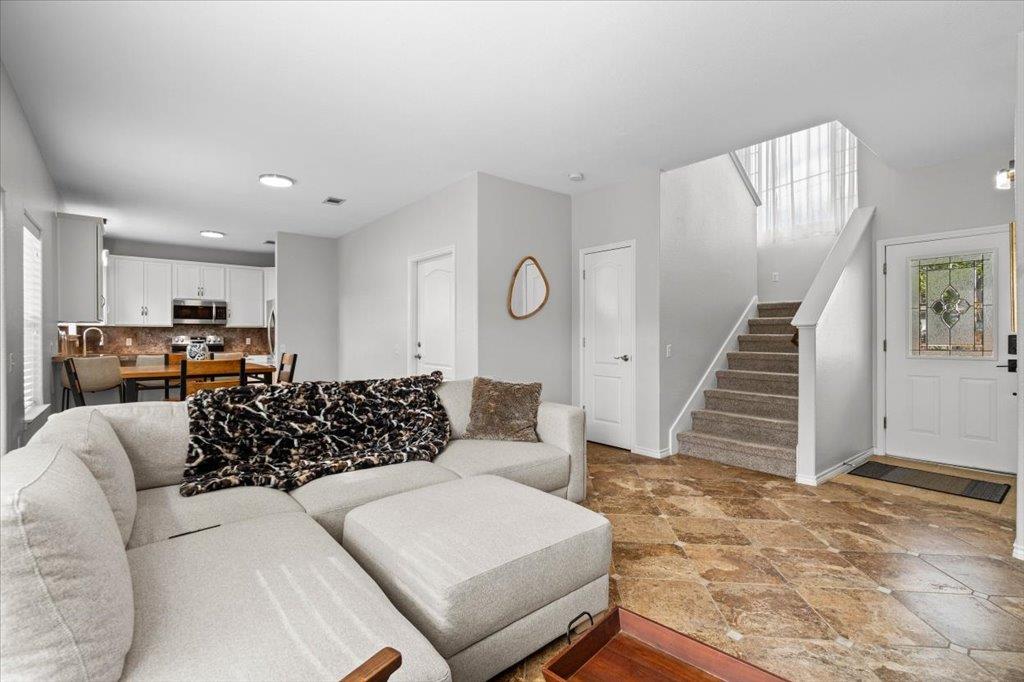 7312 E Ben White Blvd # 15, Austin, TX 78741