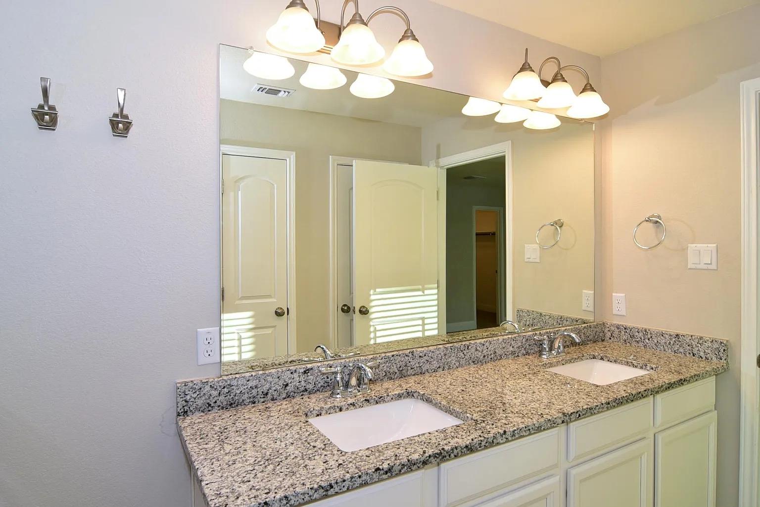 1050 Kenney Fort Xing # 22, Round Rock, TX 78665