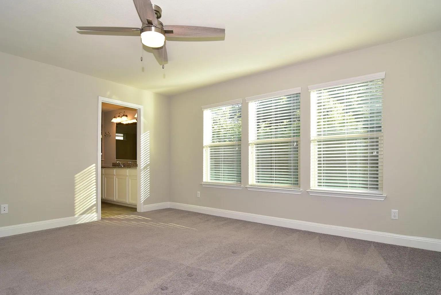 1050 Kenney Fort Xing # 22, Round Rock, TX 78665