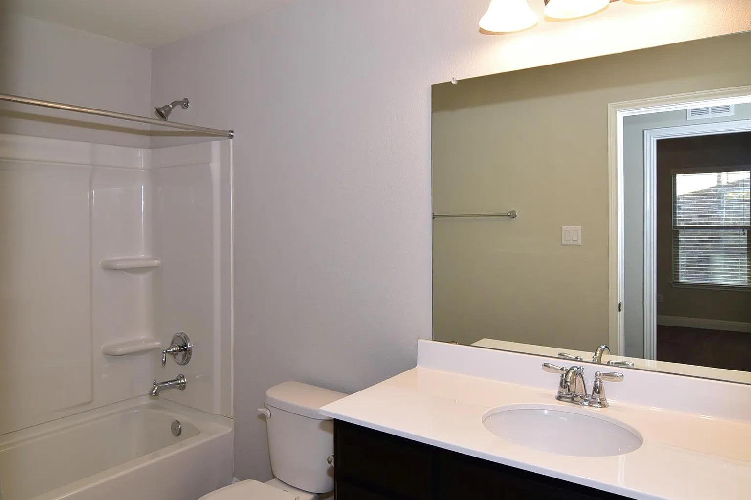 1050 Kenney Fort Xing # 22, Round Rock, TX 78665