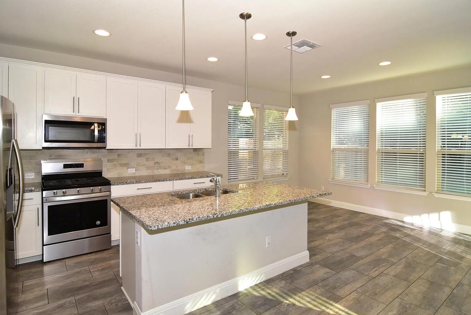 1050 Kenney Fort Xing # 22, Round Rock, TX 78665