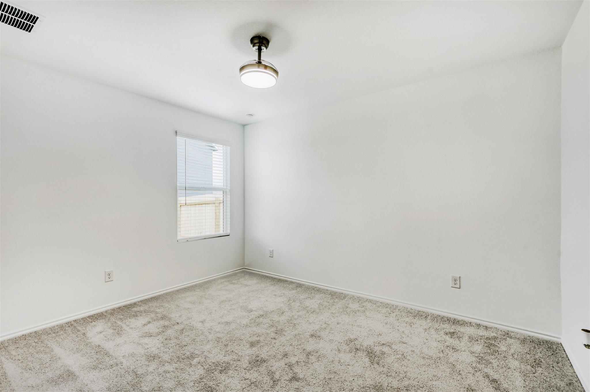 206 Kings Row Ln, Jarrell, TX 76537