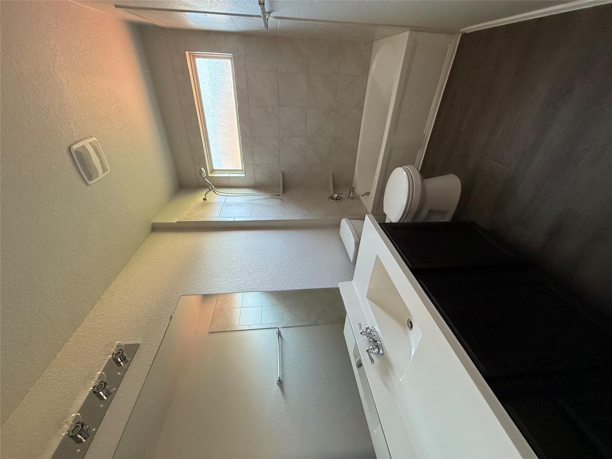 136 Jackson Blue Ln, Kyle, TX 78640