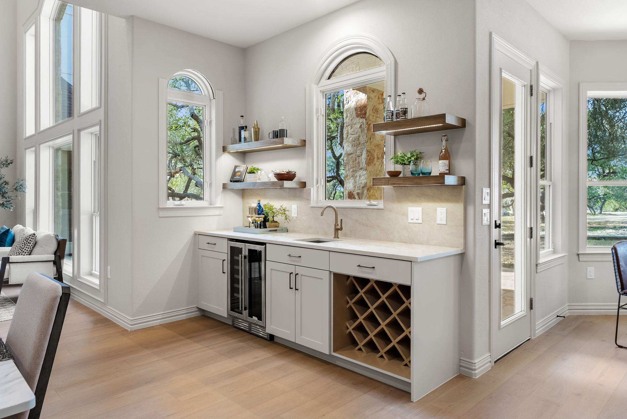 999 Enchanted Oaks Dr, Driftwood, TX 78619