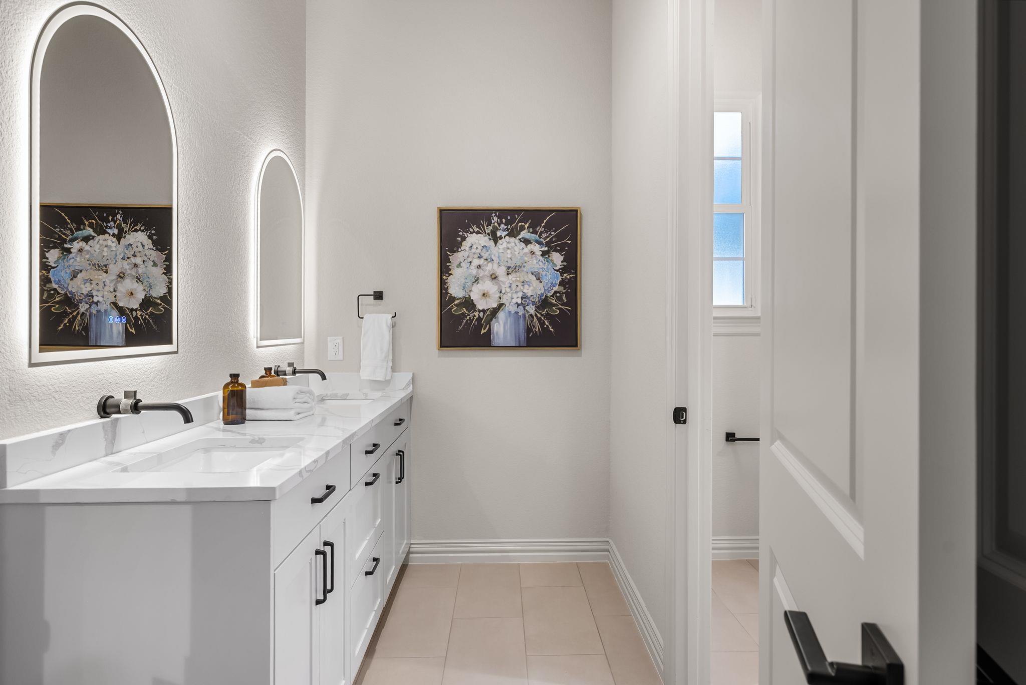 999 Enchanted Oaks Dr, Driftwood, TX 78619