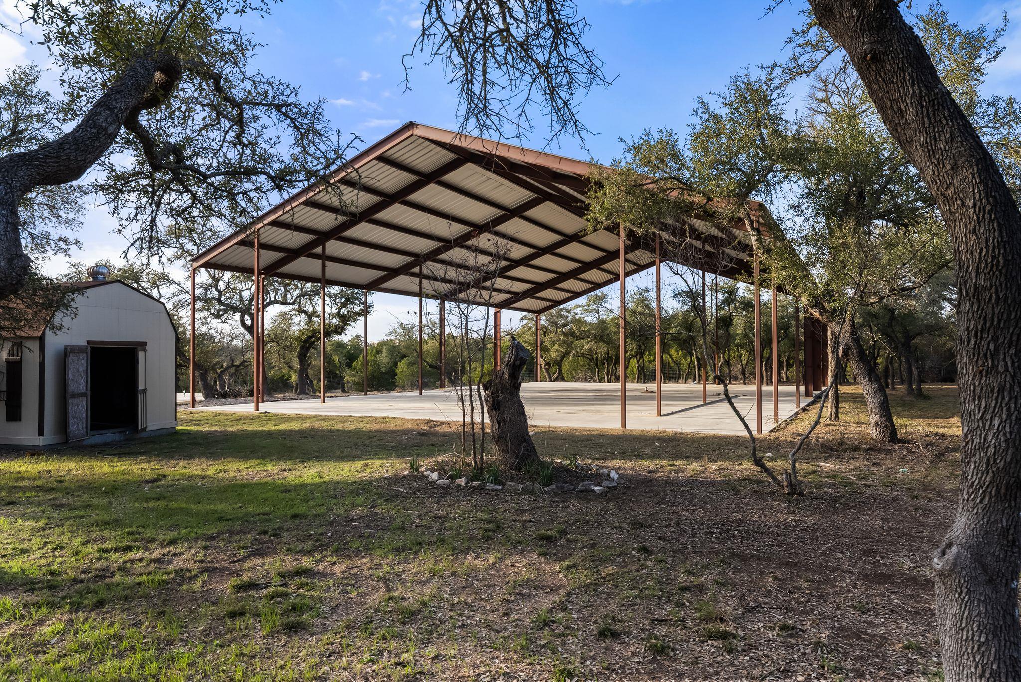 999 Enchanted Oaks Dr, Driftwood, TX 78619