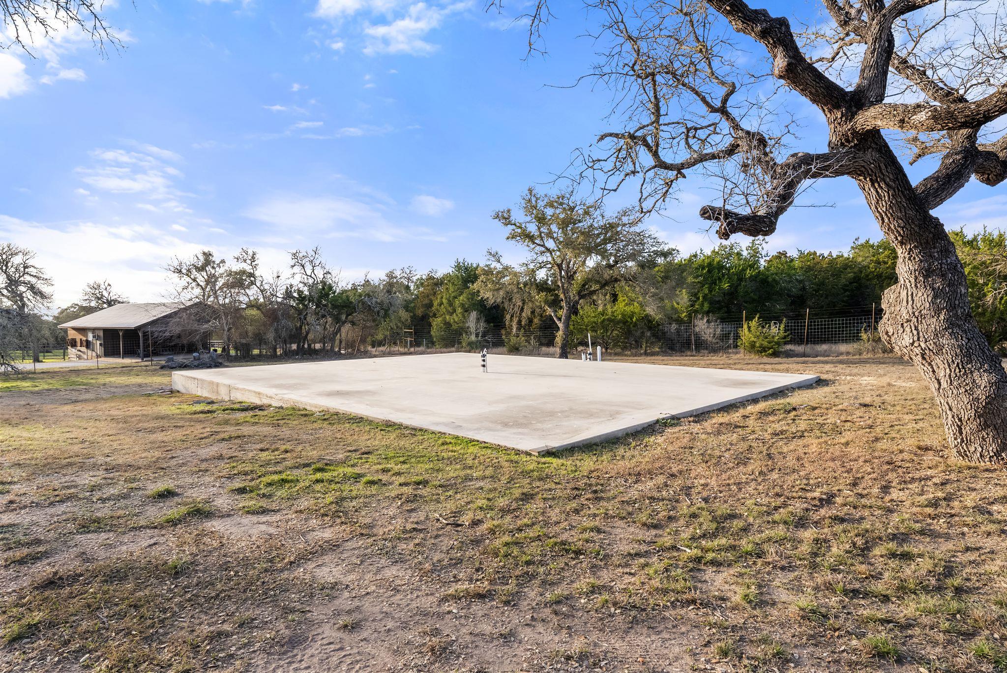 999 Enchanted Oaks Dr, Driftwood, TX 78619