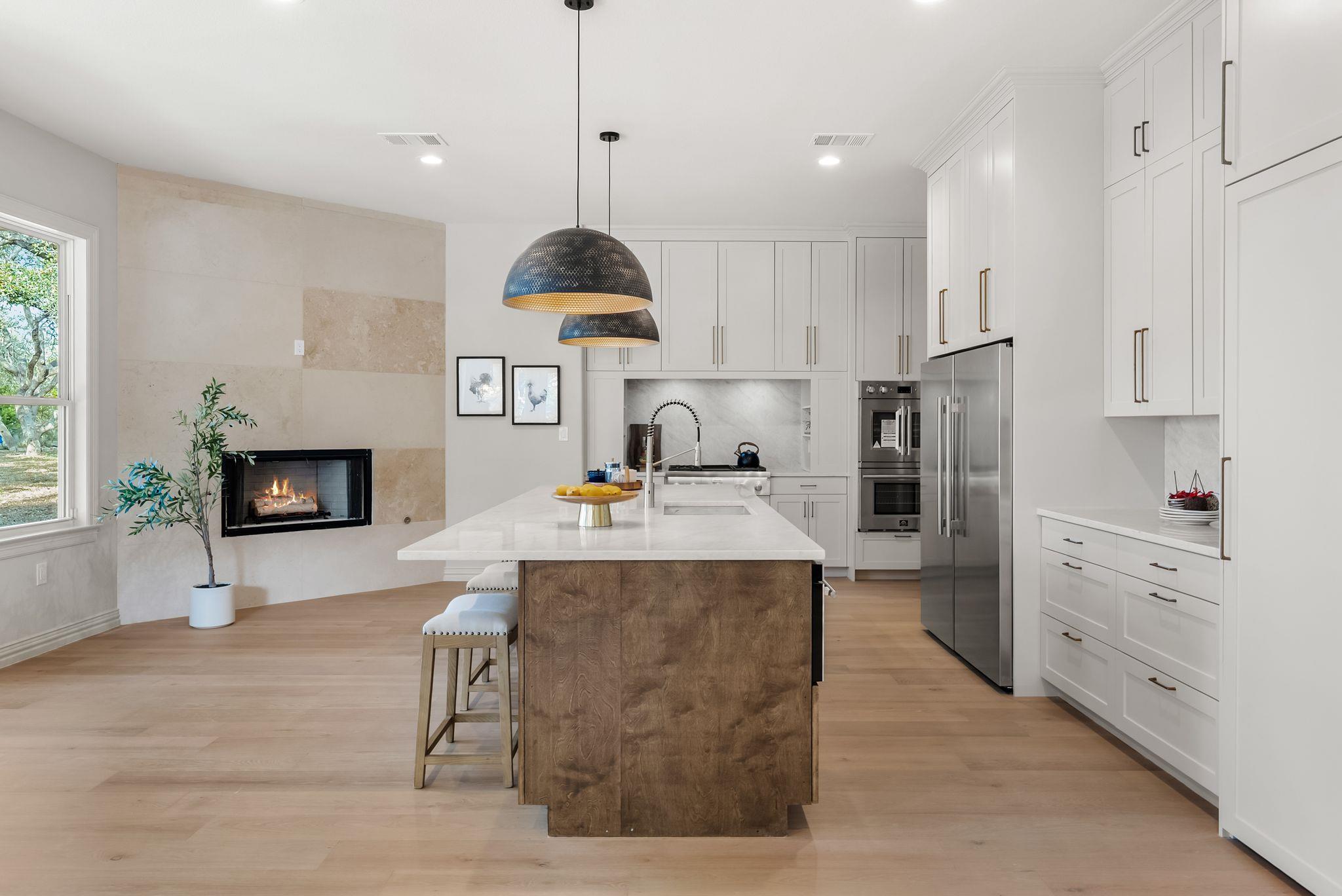 999 Enchanted Oaks Dr, Driftwood, TX 78619