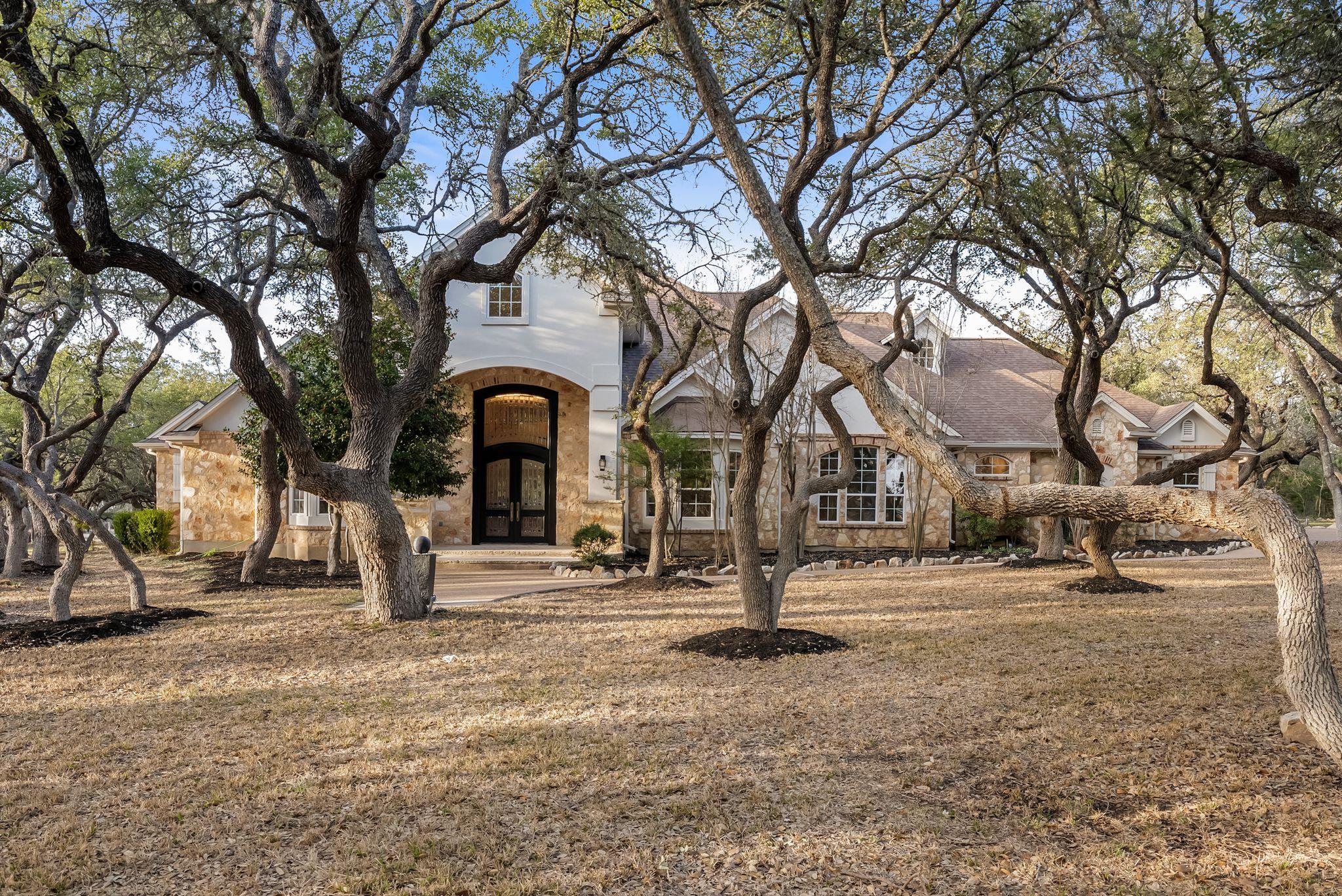 999 Enchanted Oaks Dr, Driftwood, TX 78619