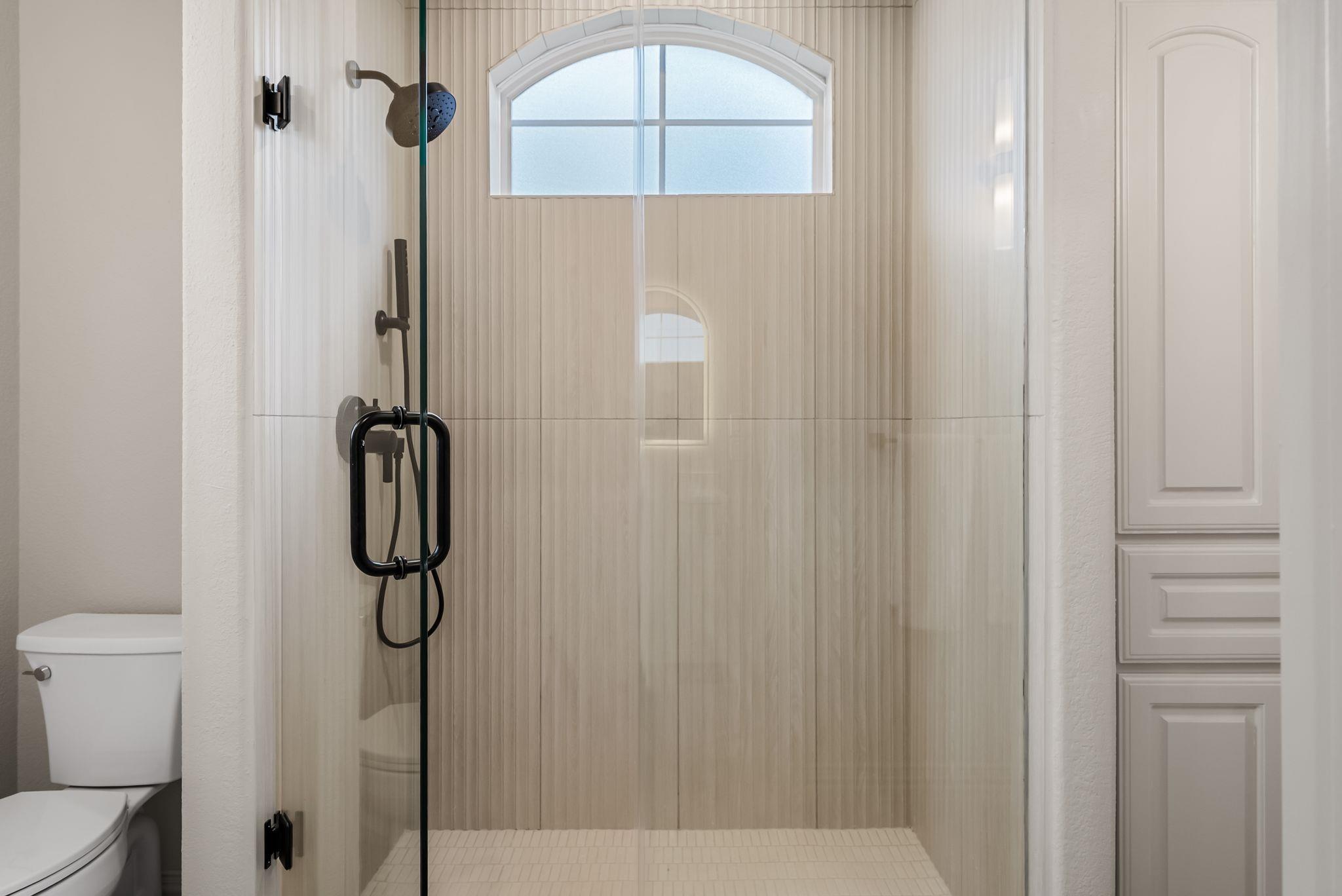 999 Enchanted Oaks Dr, Driftwood, TX 78619