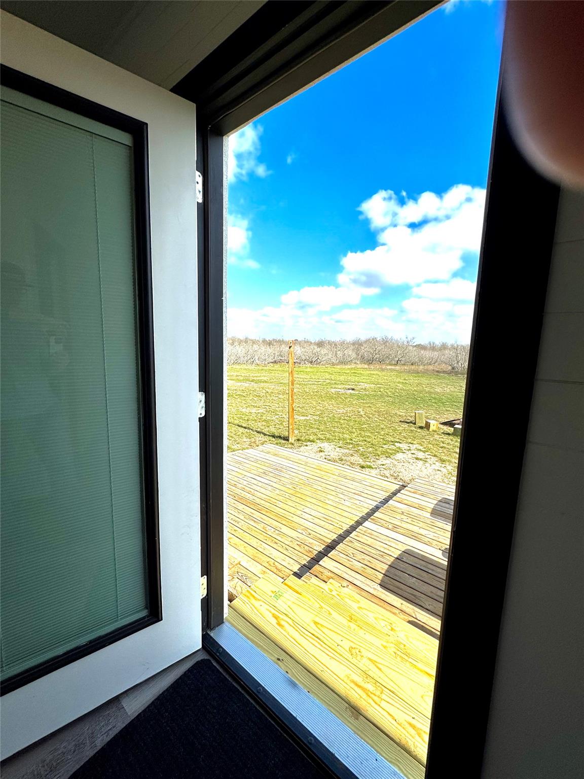 1118 County Road 447, Waelder, TX 78959