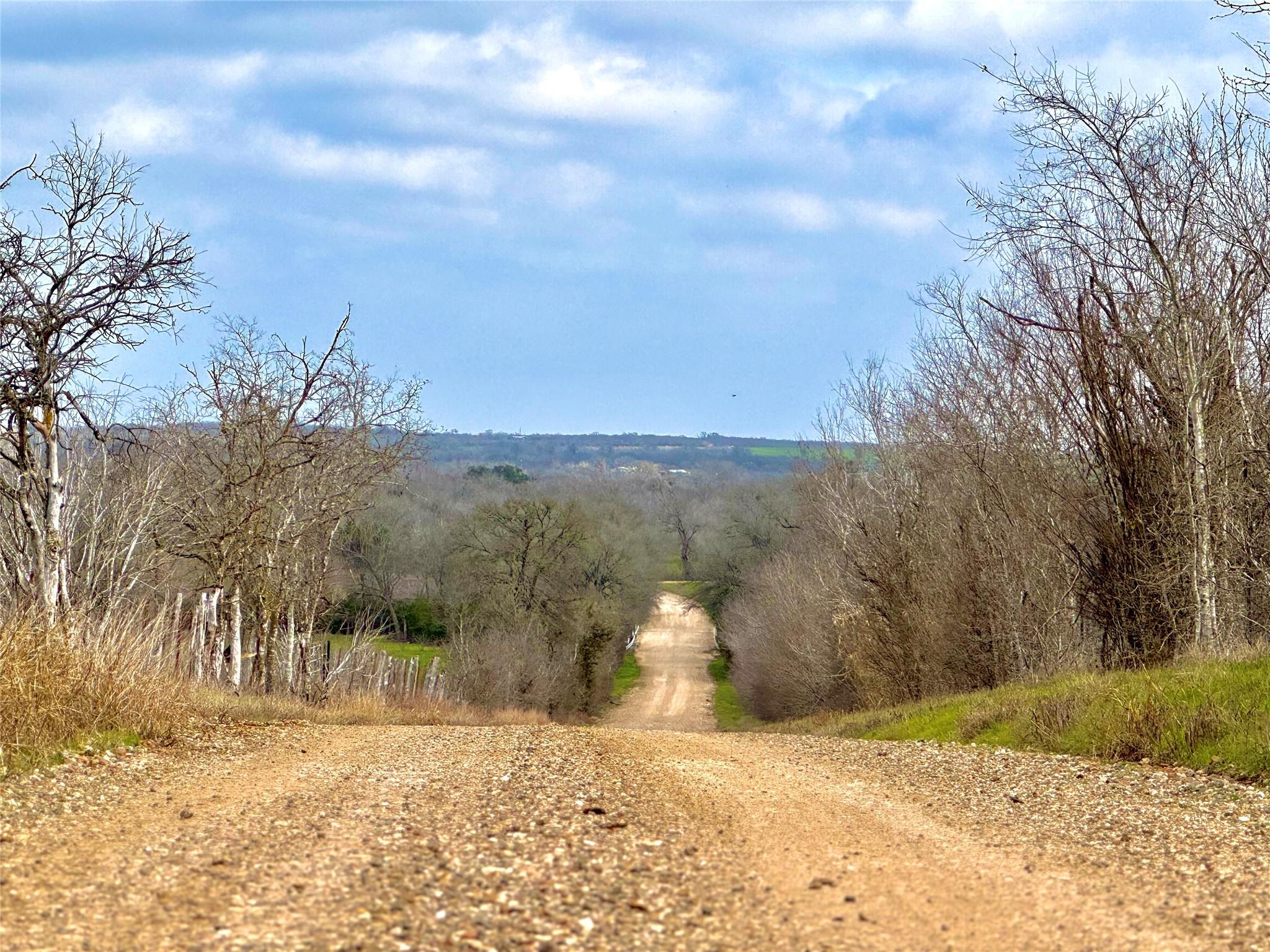 1118 County Road 447, Waelder, TX 78959