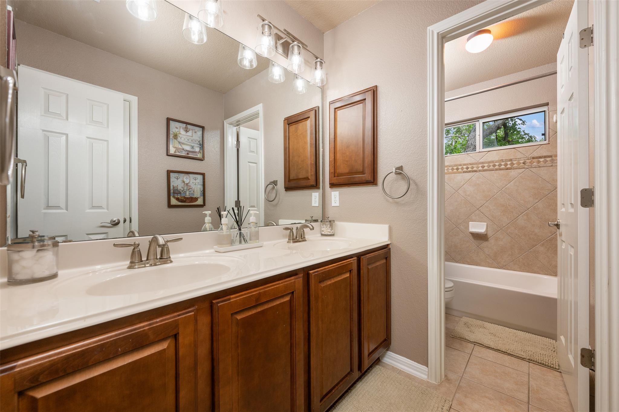 471 Crooked Crk, Buda, TX 78610